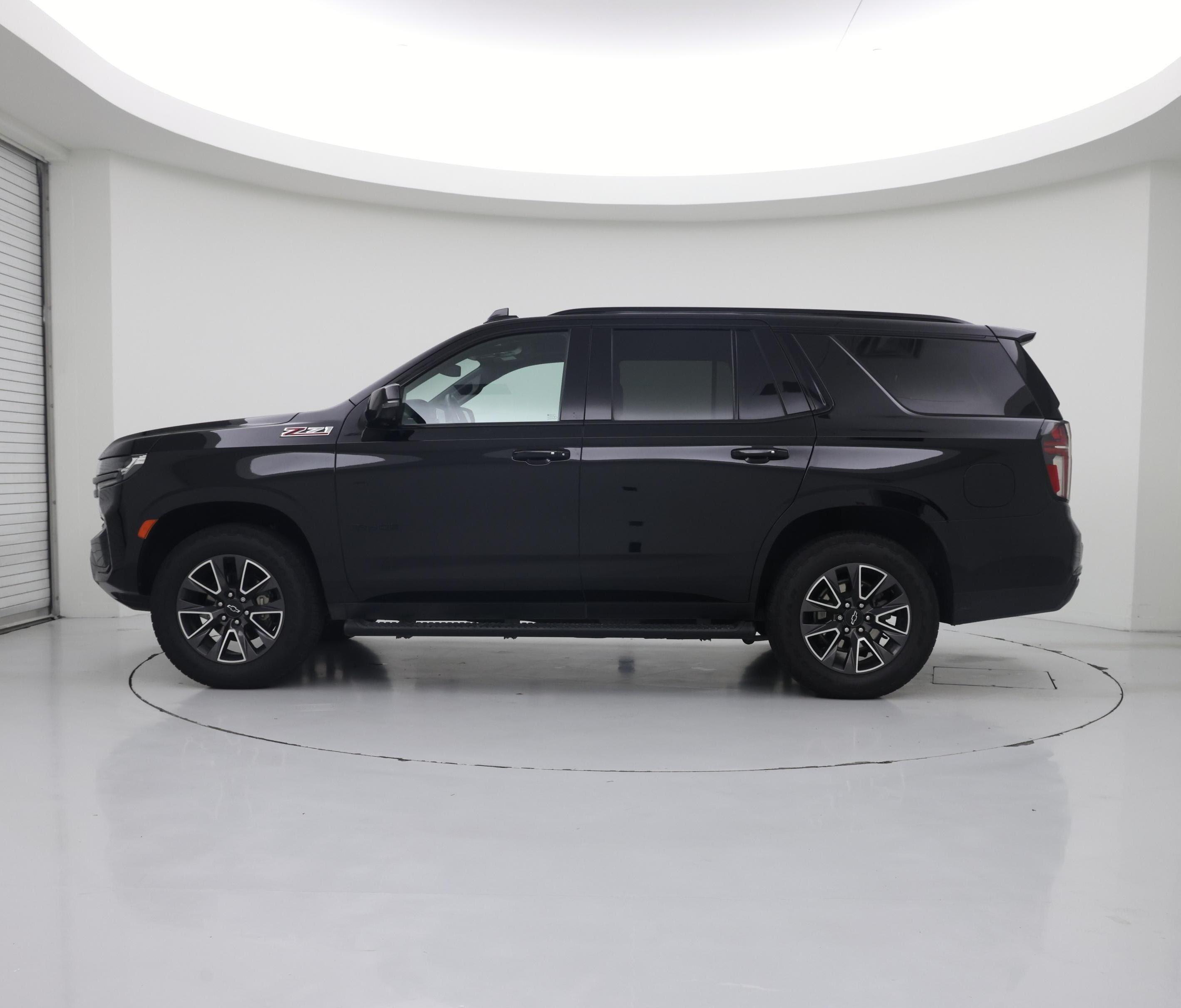 Thumbnail: 2022 Chevrolet Tahoe - 3