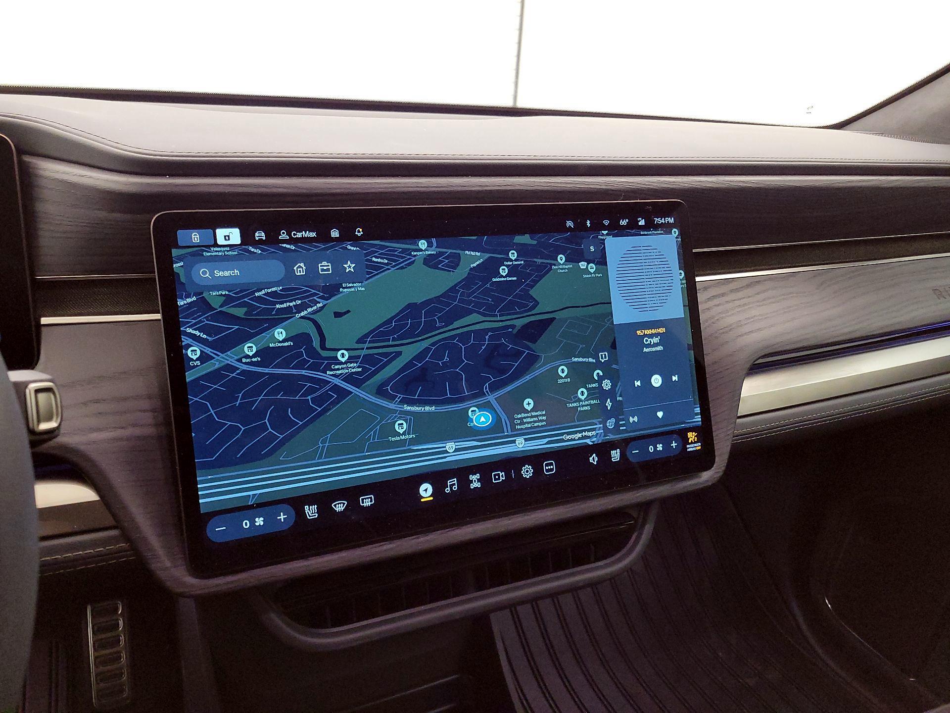 Thumbnail: 2023 Rivian R1S - 13