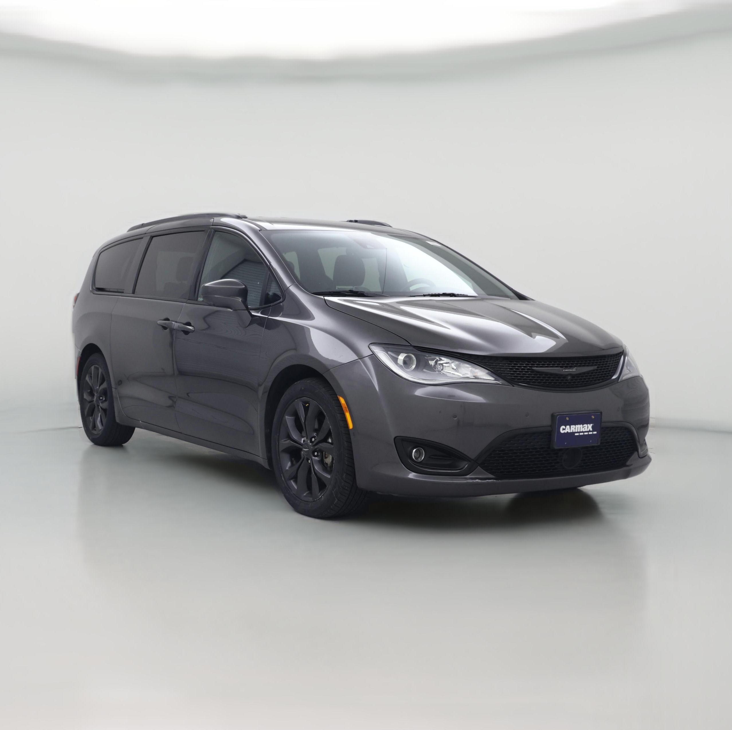 Thumbnail: 2018 Chrysler Pacifica - 1