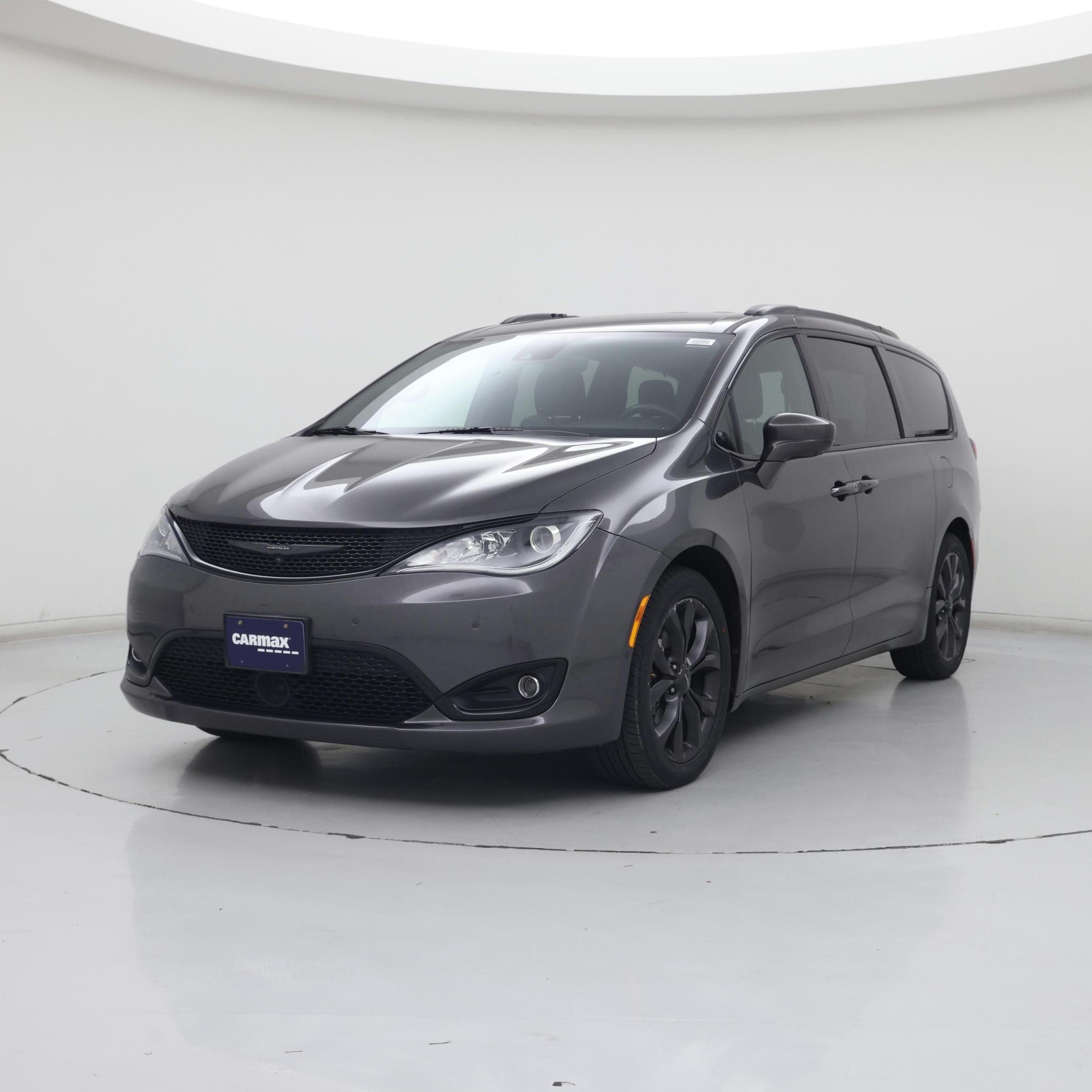 Thumbnail: 2018 Chrysler Pacifica - 4