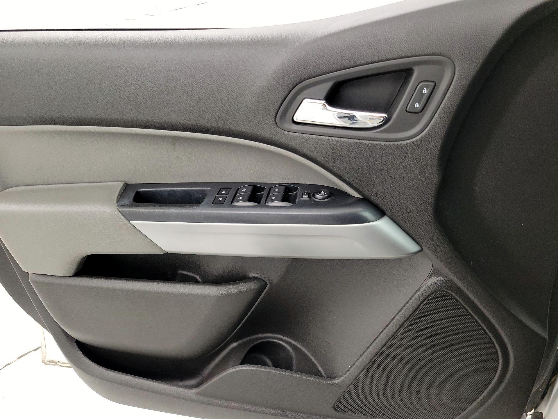 Thumbnail: 2017 Chevrolet Colorado - 12