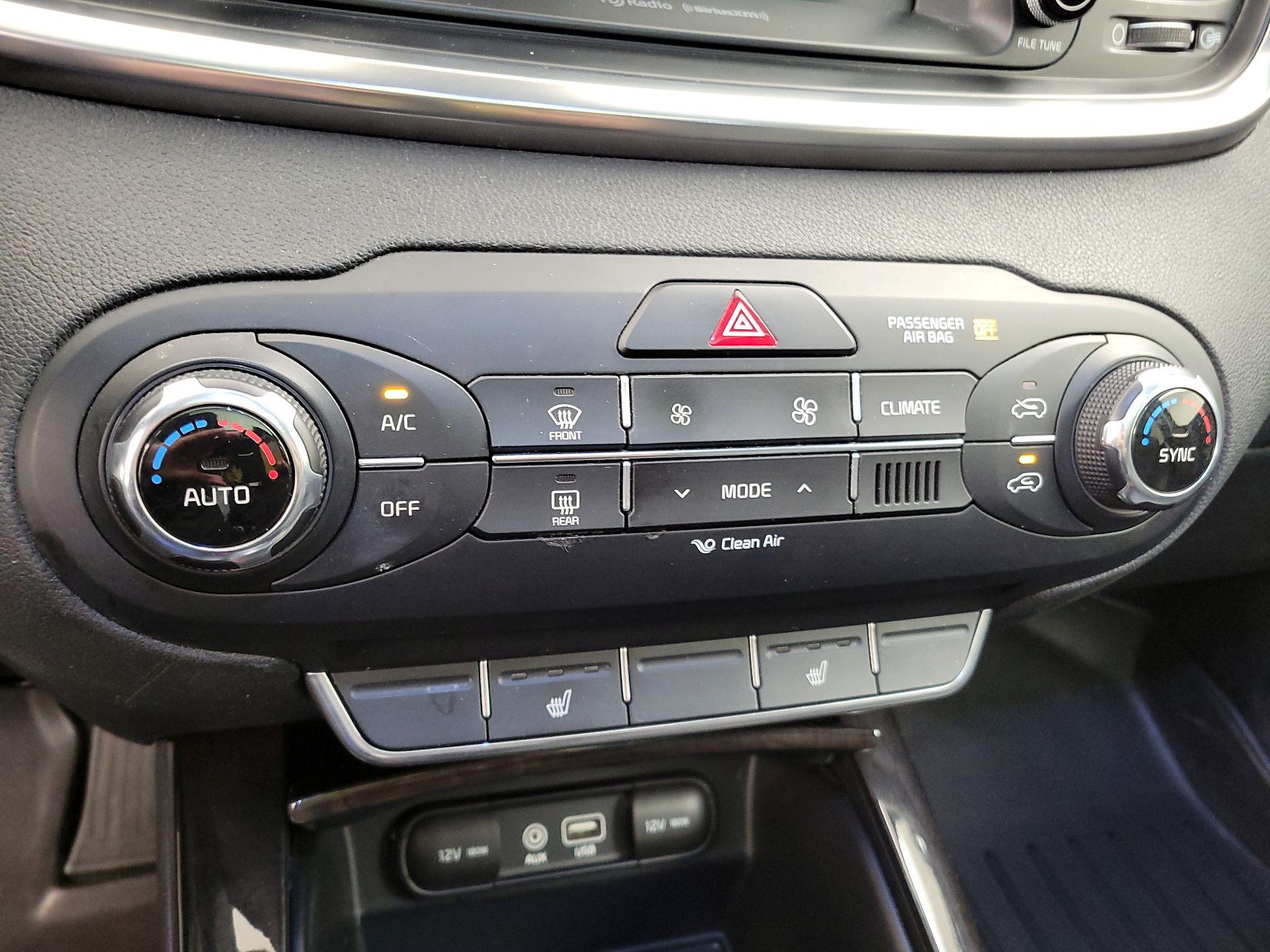 Thumbnail: 2017 Kia Sorento - 16