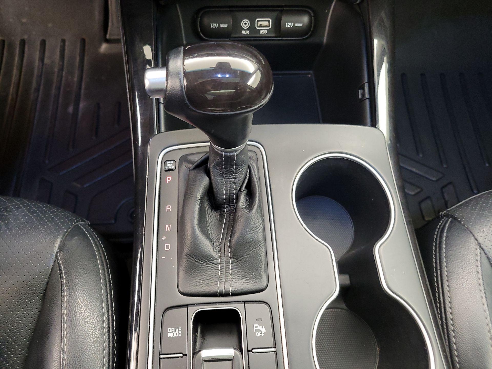 Thumbnail: 2017 Kia Sorento - 17