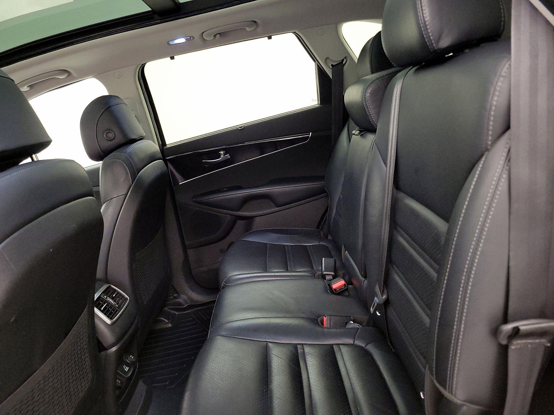 Thumbnail: 2017 Kia Sorento - 20