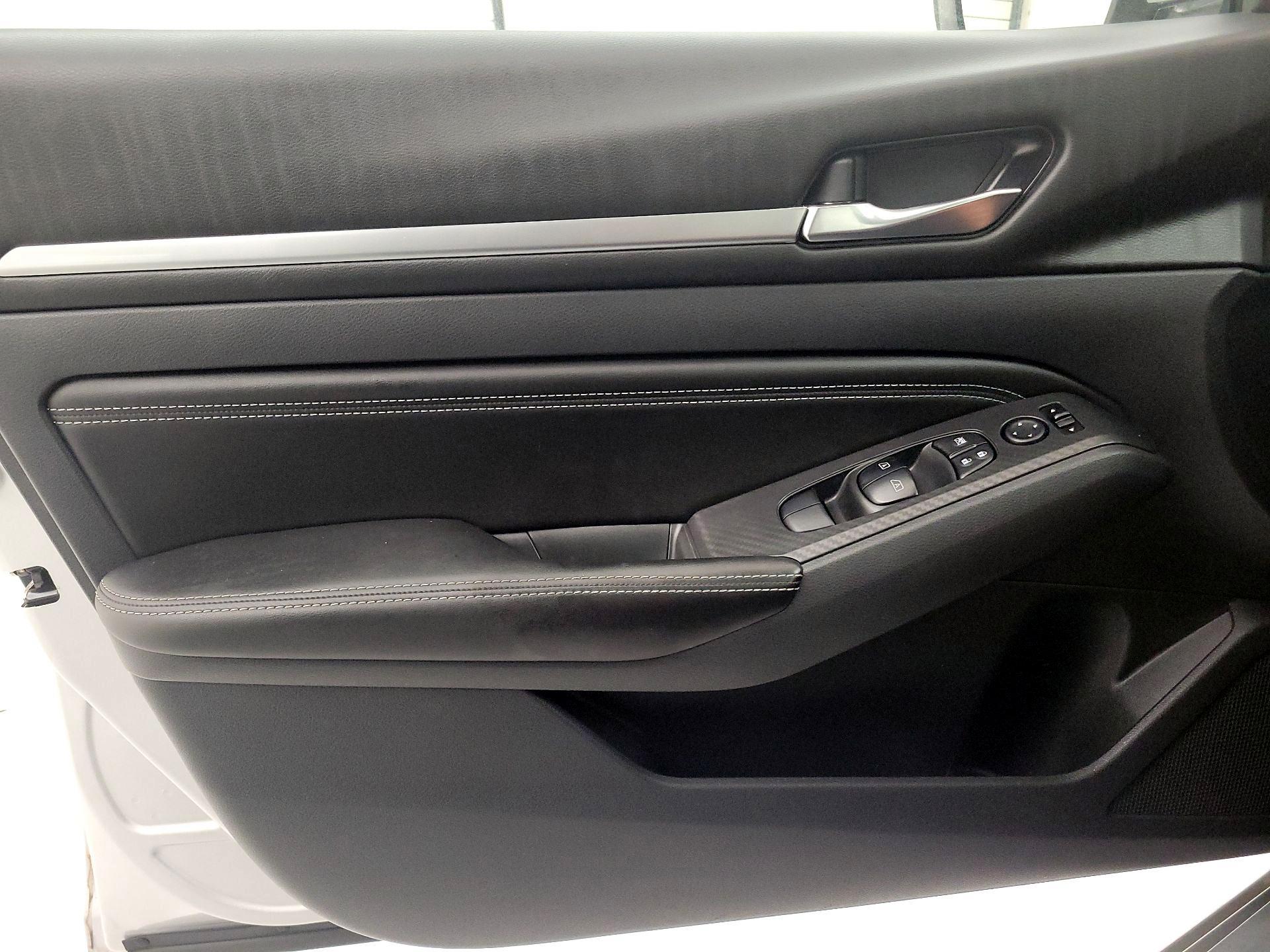 Thumbnail: 2019 Nissan Altima - 12