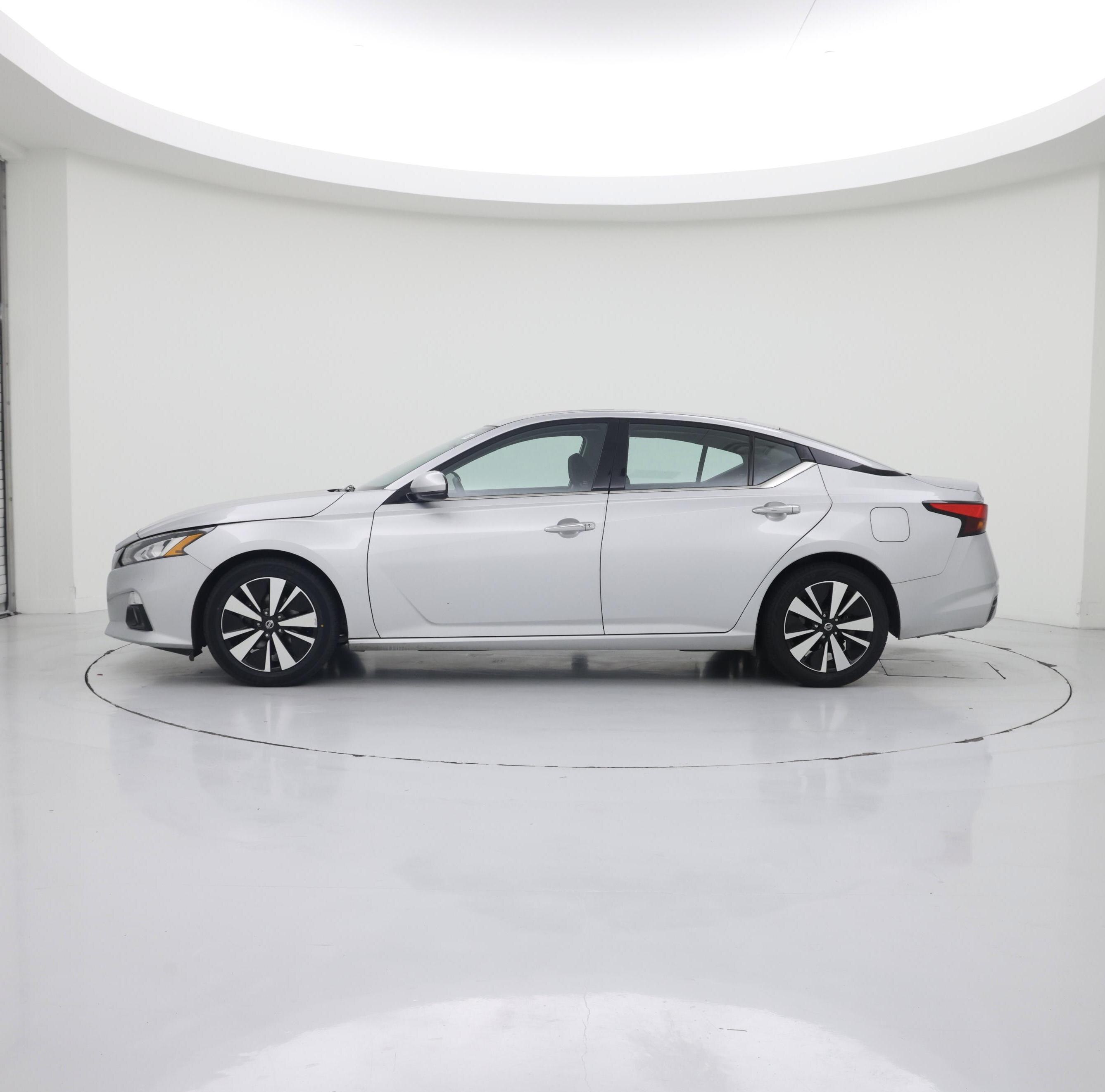 Thumbnail: 2019 Nissan Altima - 3