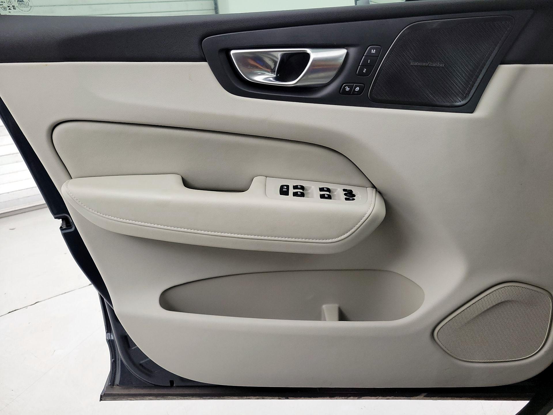 Thumbnail: 2024 Volvo XC60 - 12