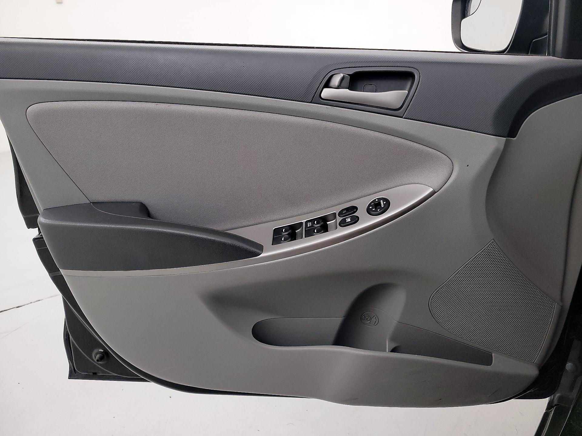 Thumbnail: 2016 Hyundai Accent - 12