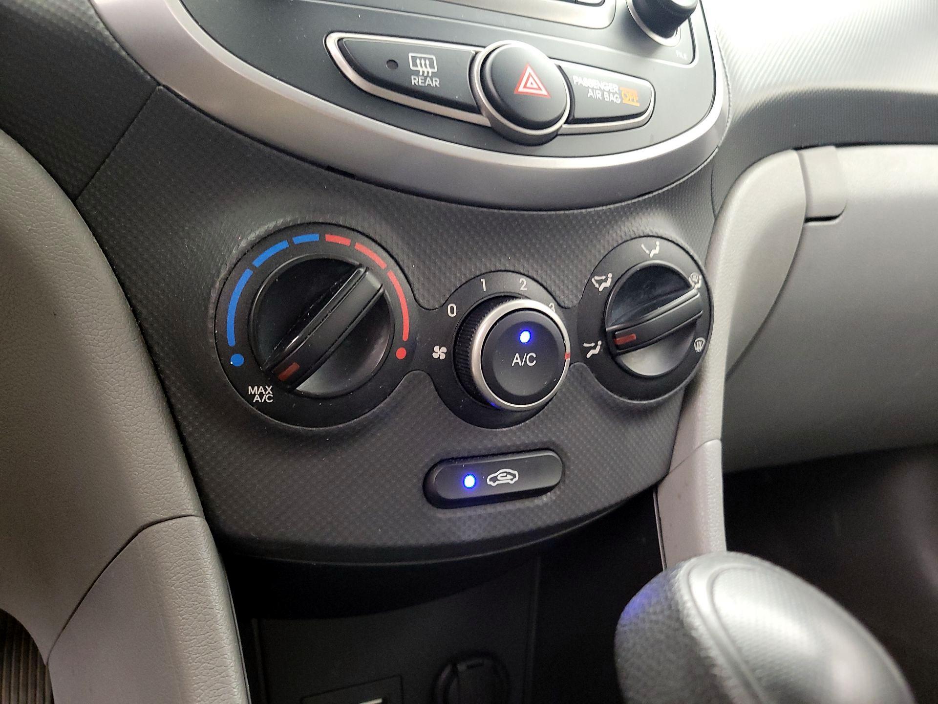 Thumbnail: 2016 Hyundai Accent - 15