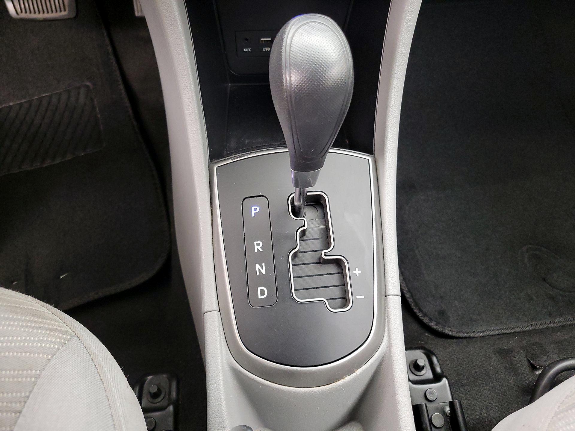 Thumbnail: 2016 Hyundai Accent - 16