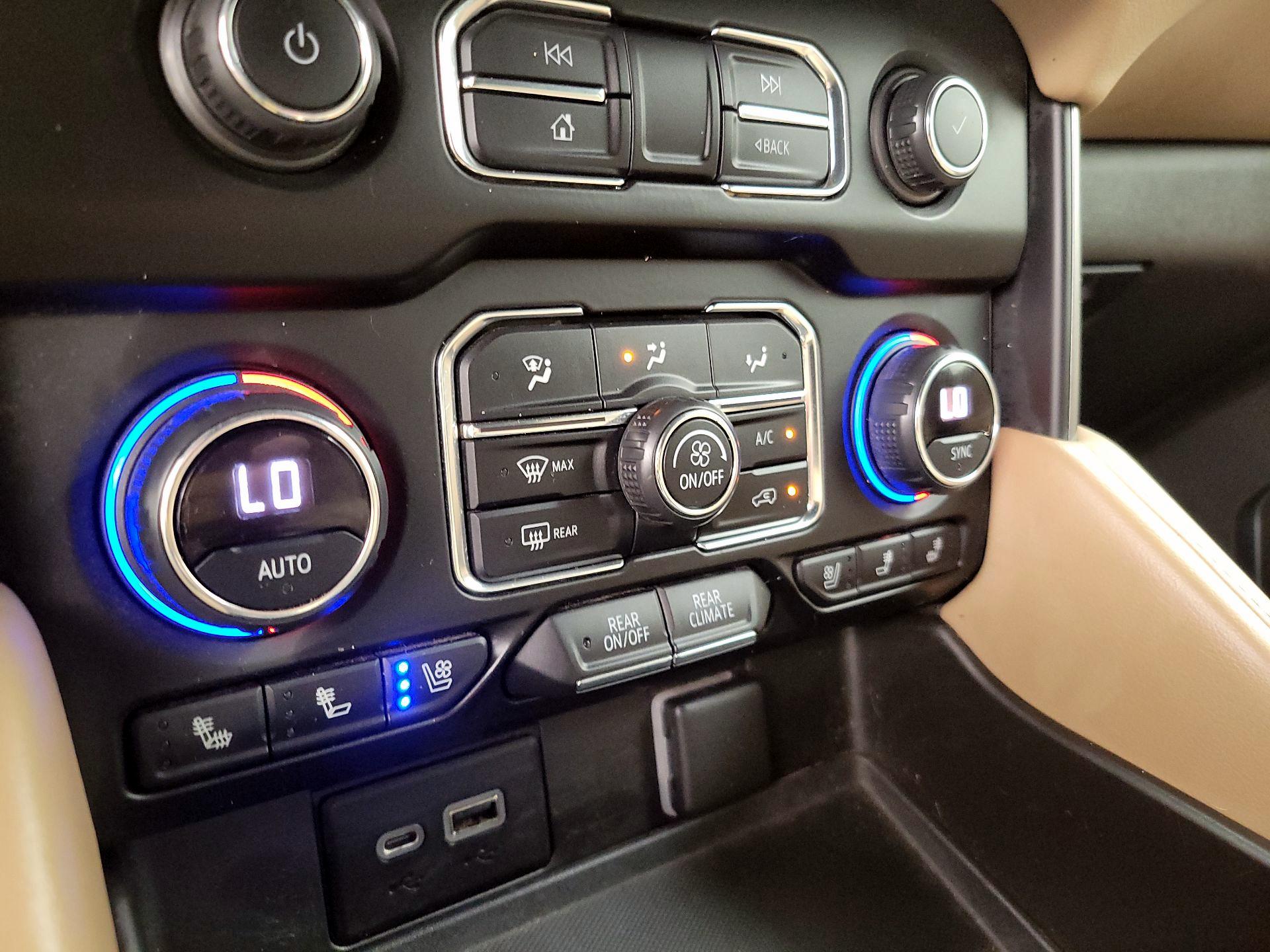 Thumbnail: 2021 Chevrolet Suburban - 17