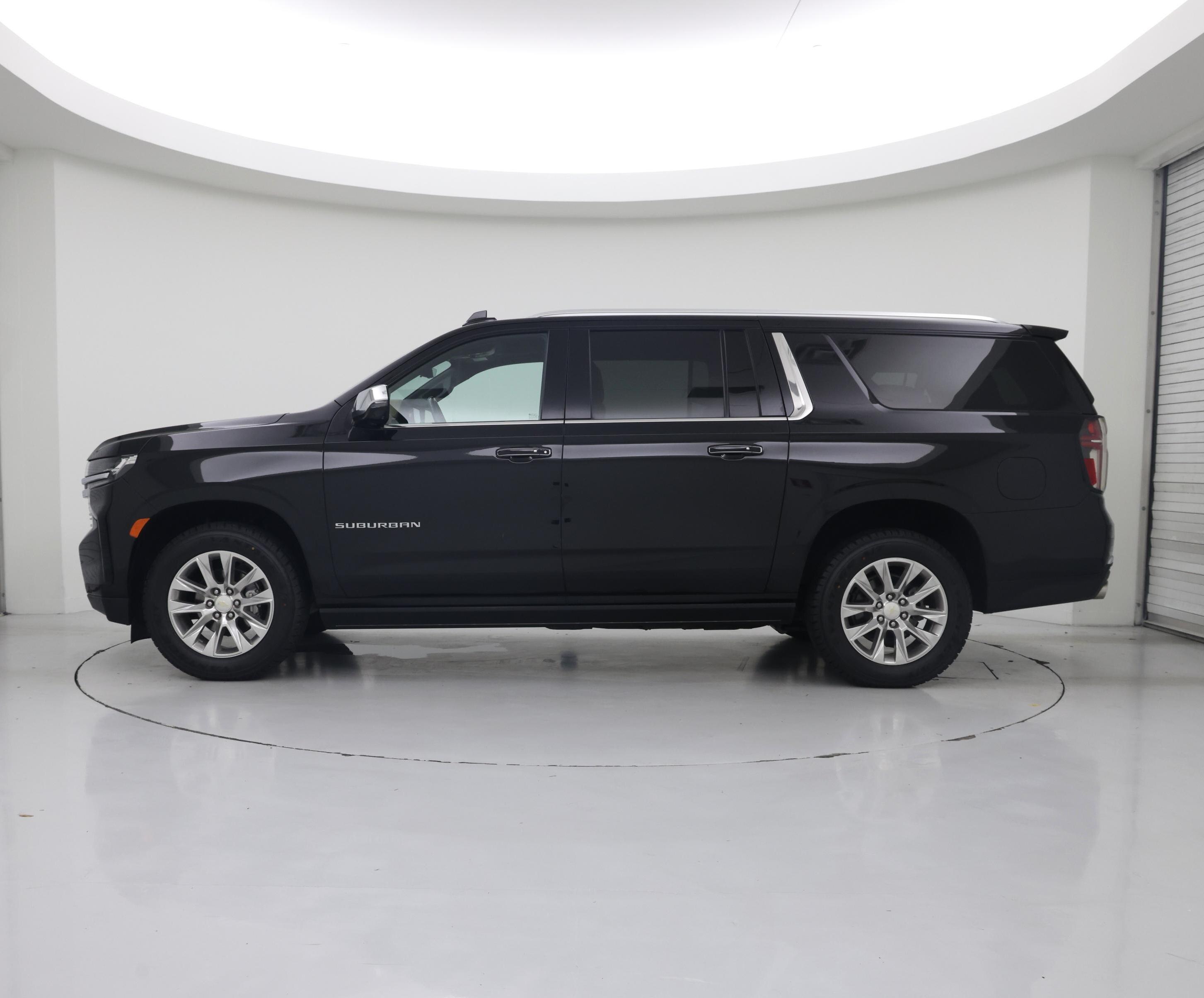 Thumbnail: 2021 Chevrolet Suburban - 3