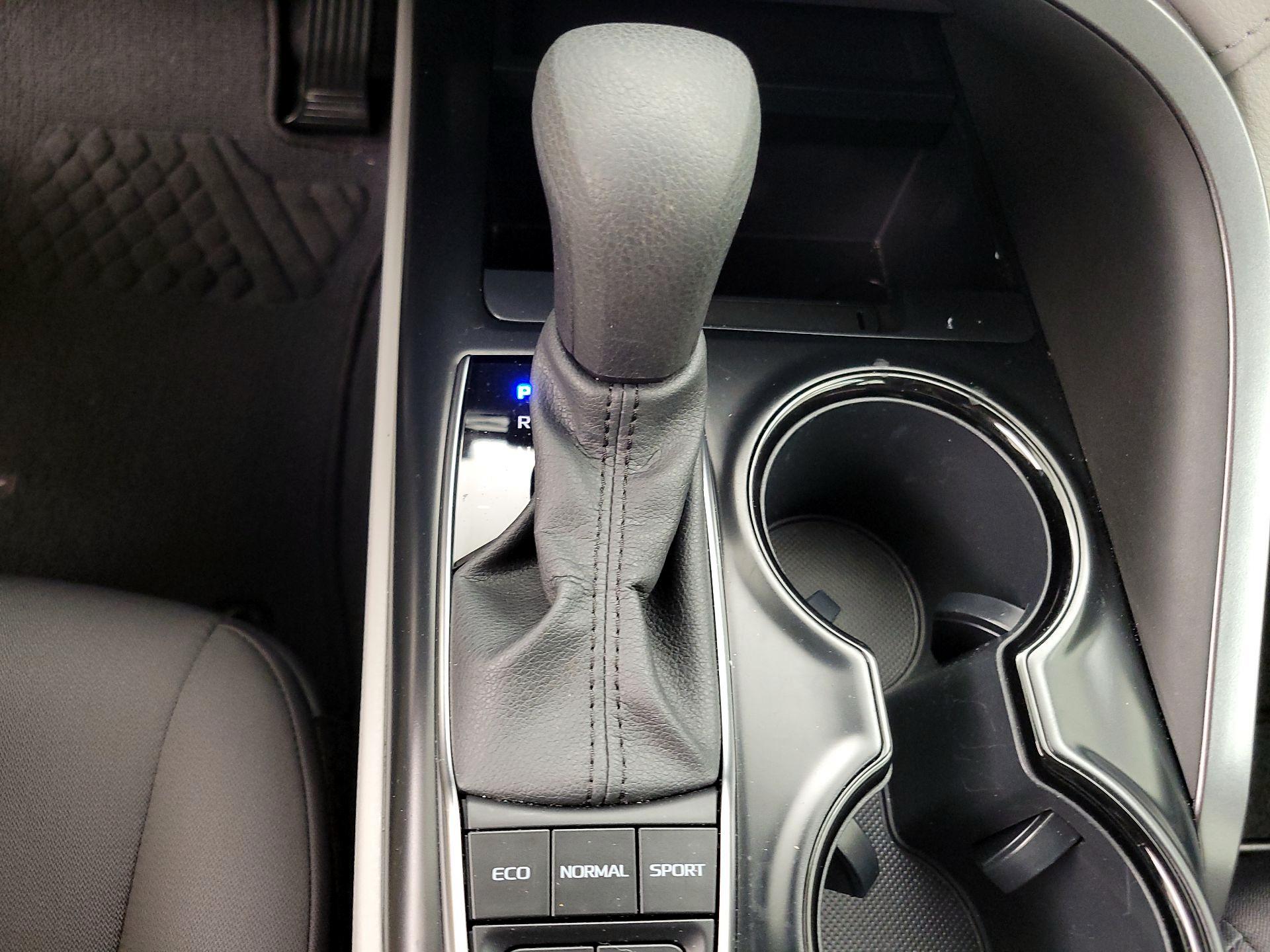 Thumbnail: 2020 Toyota Camry - 17