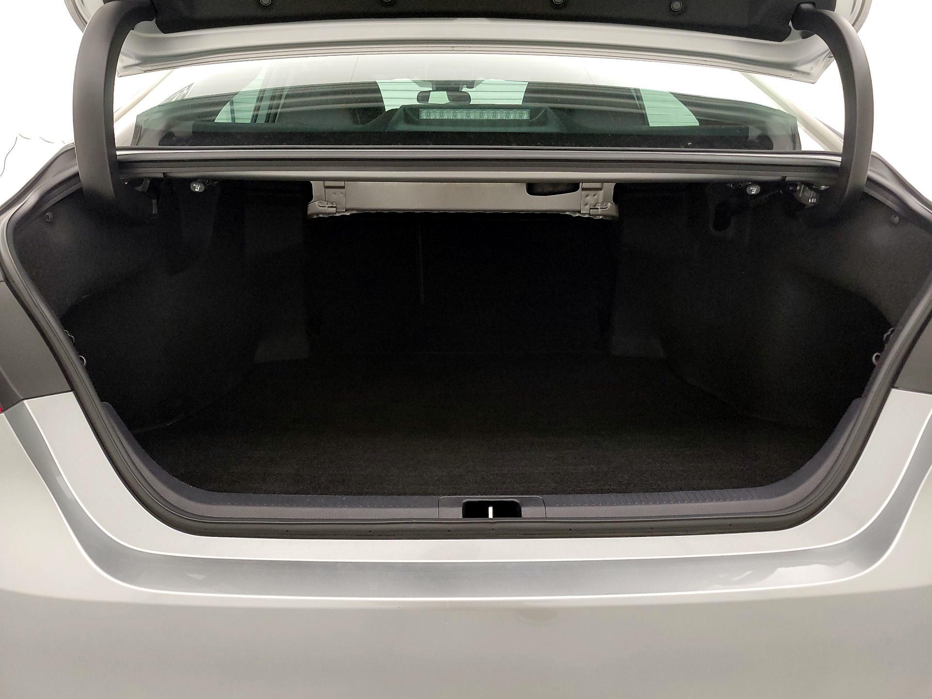 Thumbnail: 2020 Toyota Camry - 20