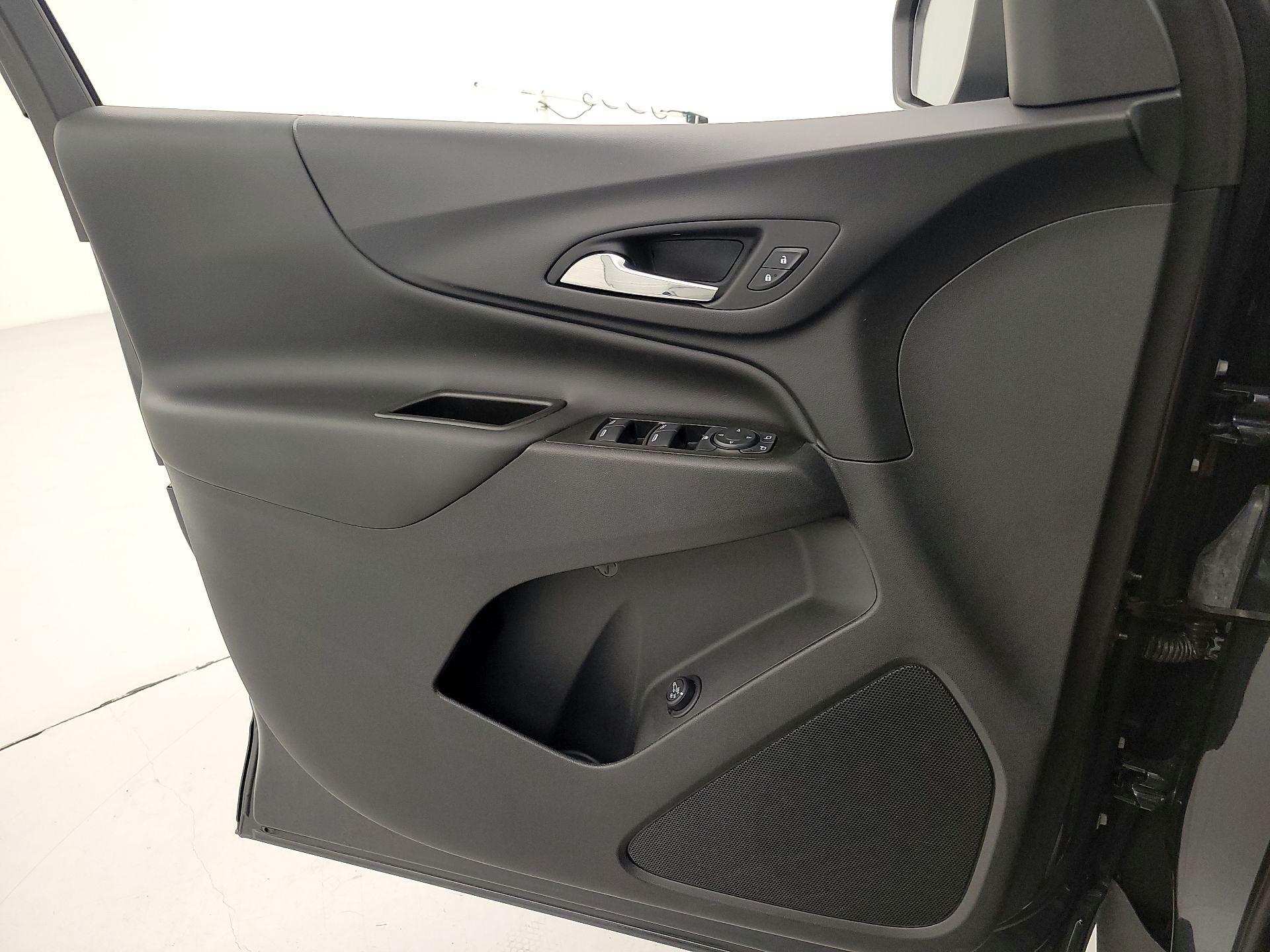 Thumbnail: 2023 Chevrolet Equinox - 12