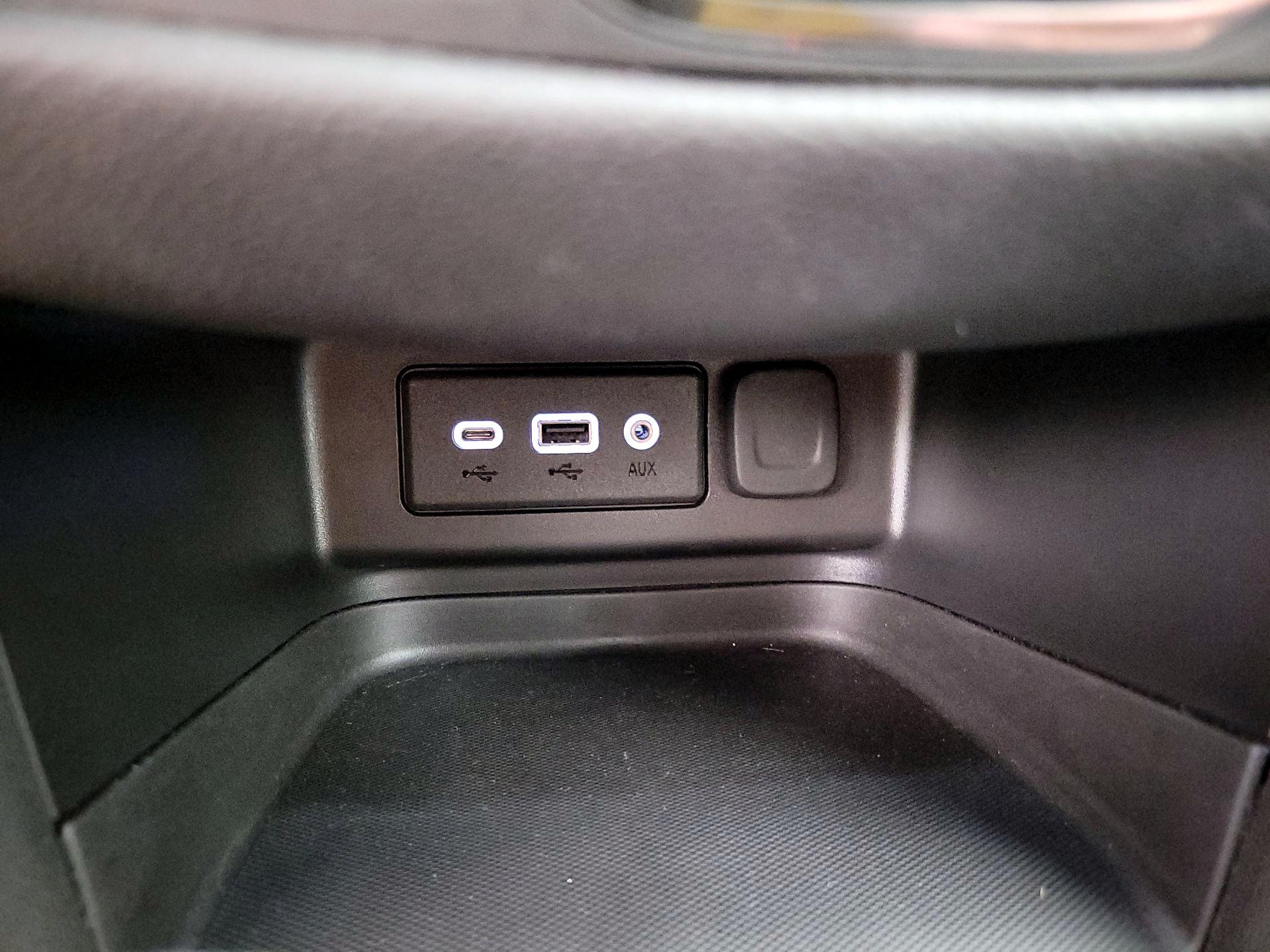 Thumbnail: 2023 Chevrolet Equinox - 18