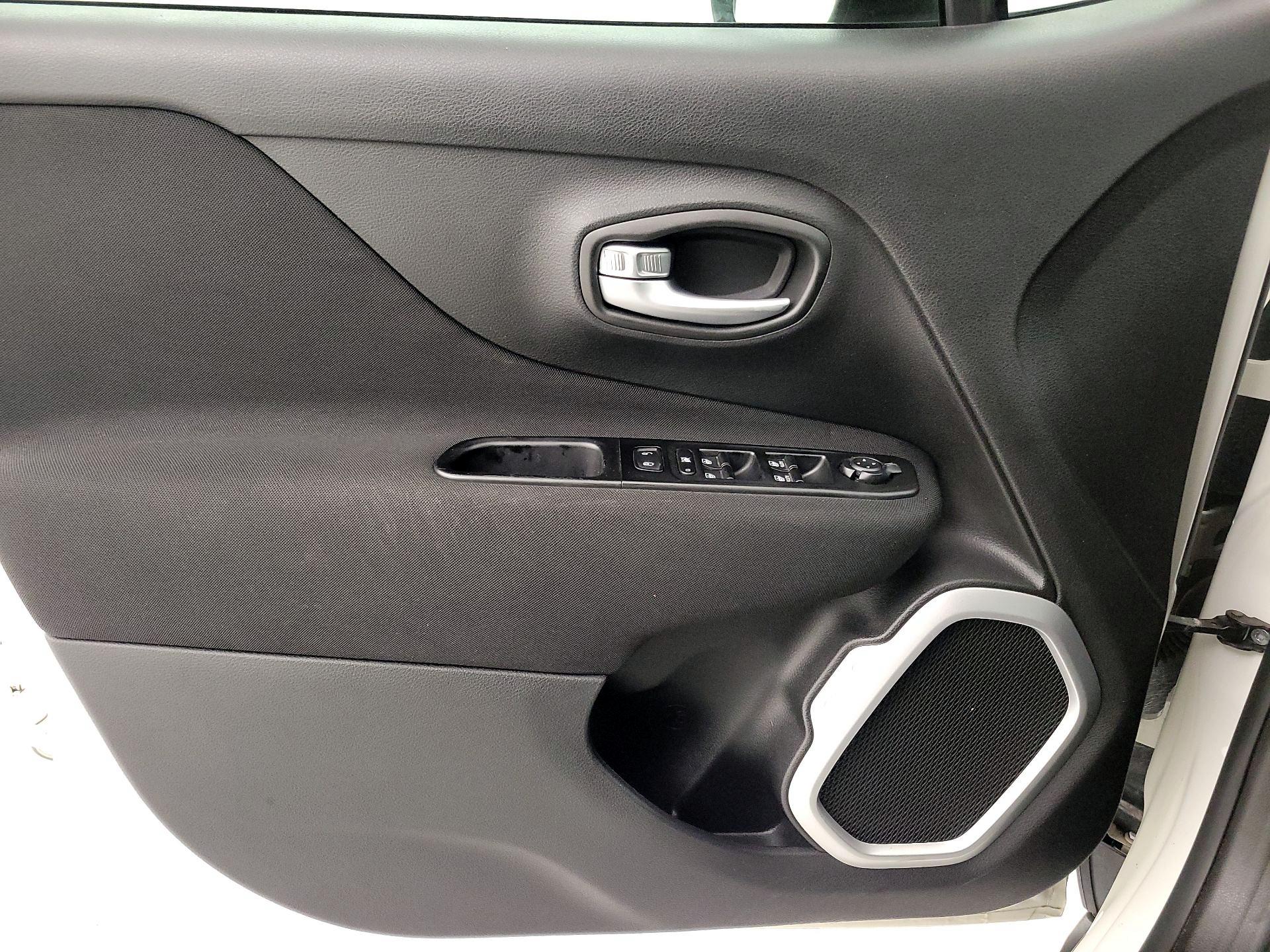 Thumbnail: 2020 Jeep Renegade - 12