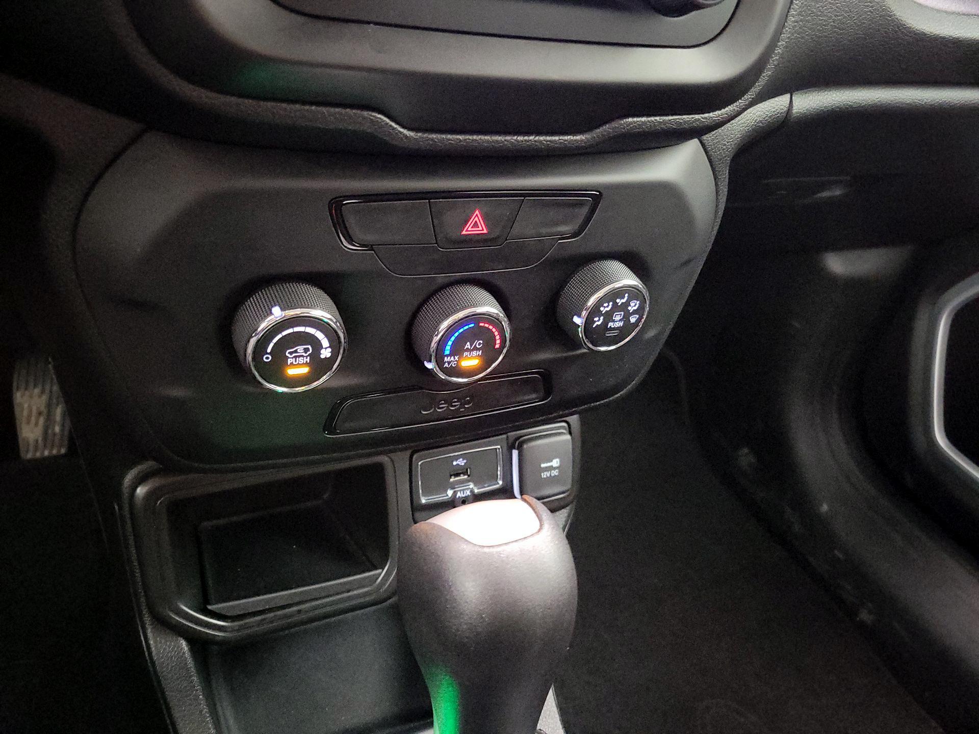 Thumbnail: 2020 Jeep Renegade - 16