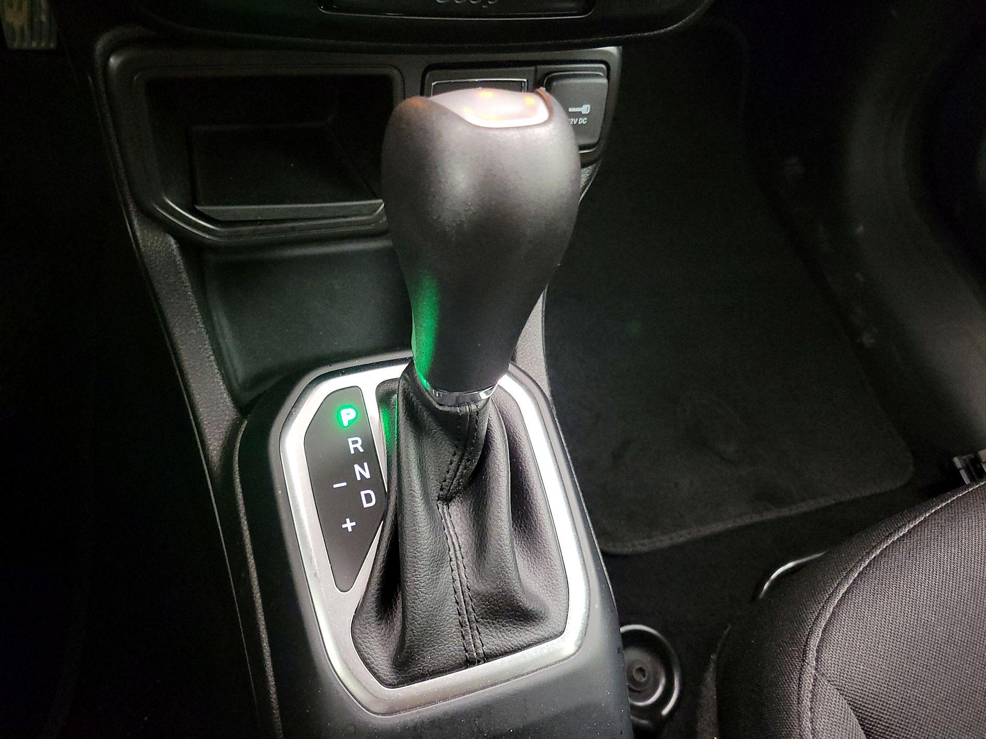 Thumbnail: 2020 Jeep Renegade - 17