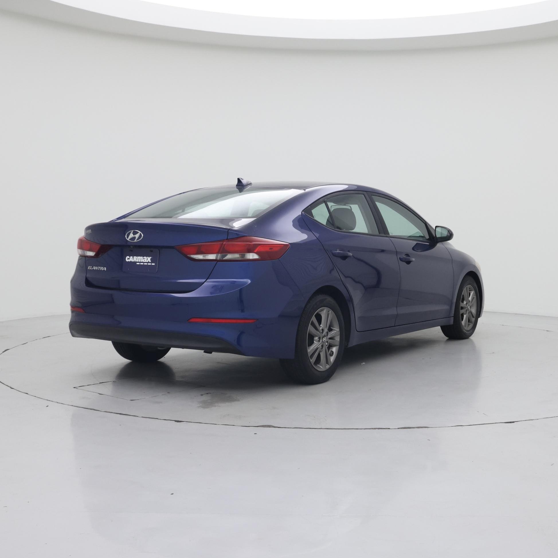Thumbnail: 2017 Hyundai Elantra - 8