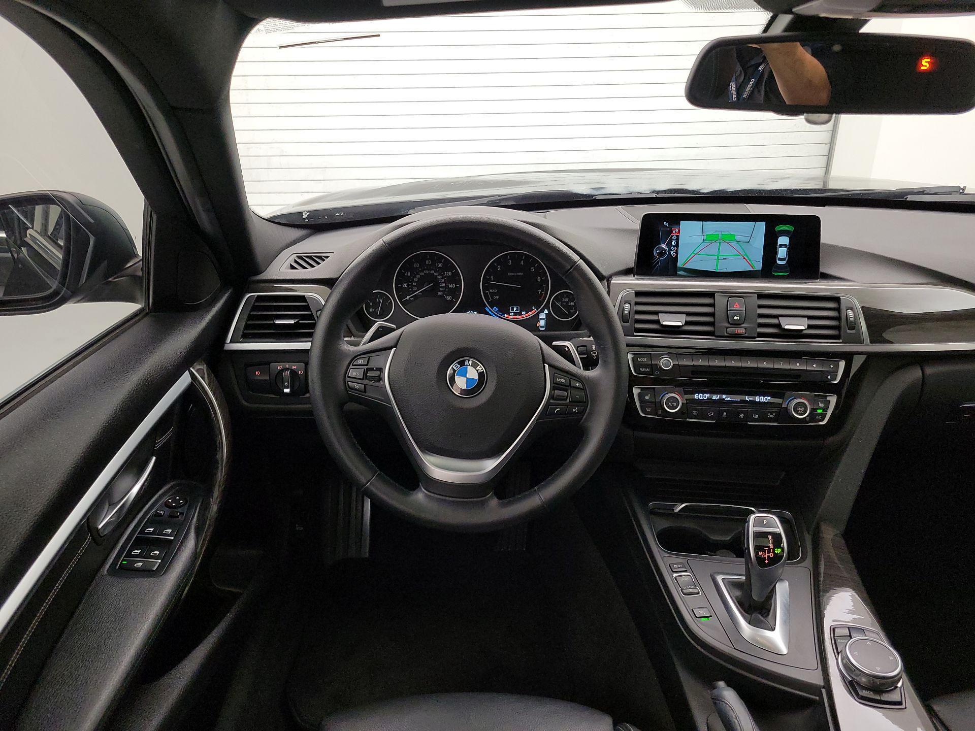 Thumbnail: 2016 BMW 3 Series - 10