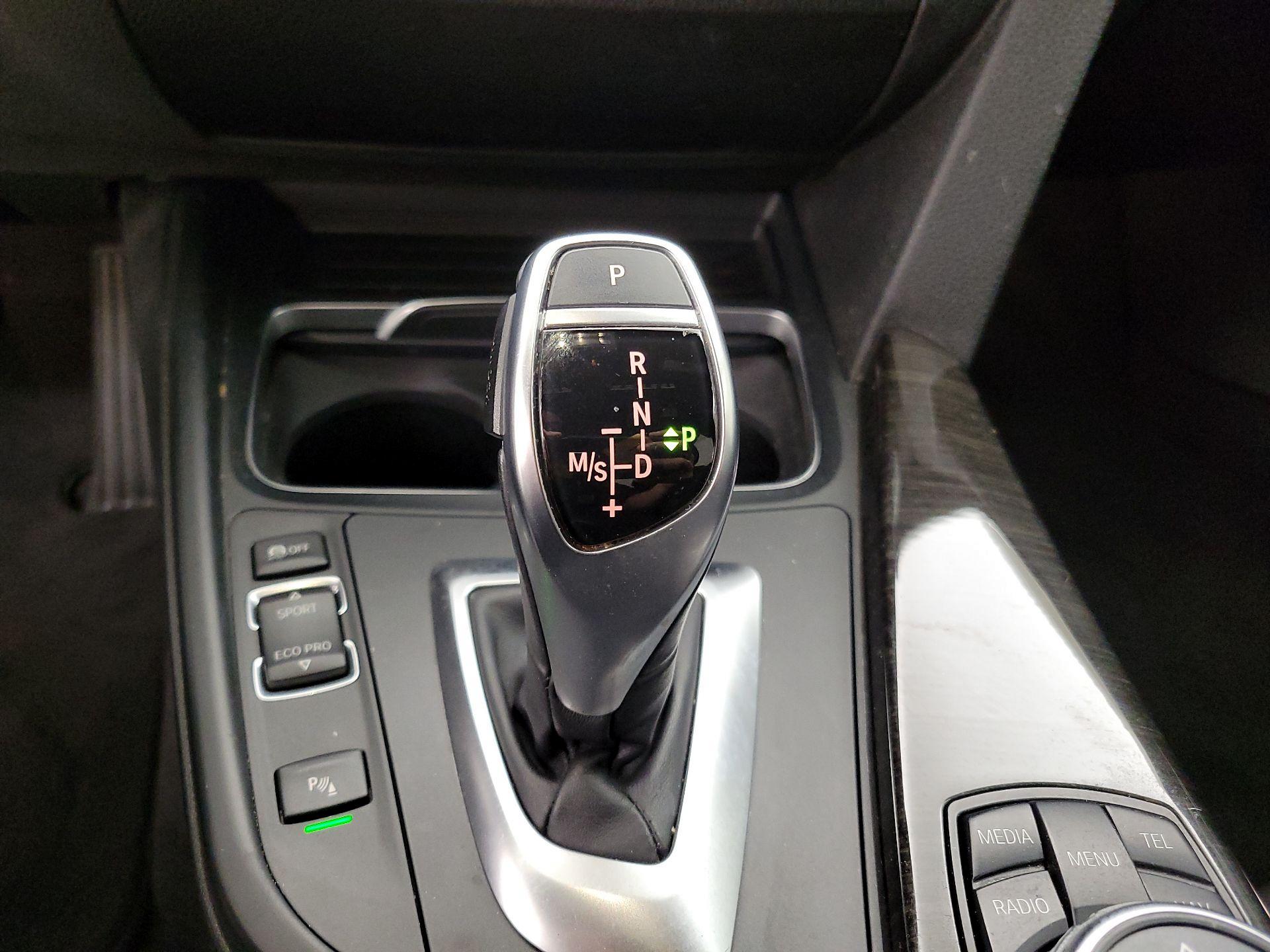 Thumbnail: 2016 BMW 3 Series - 17