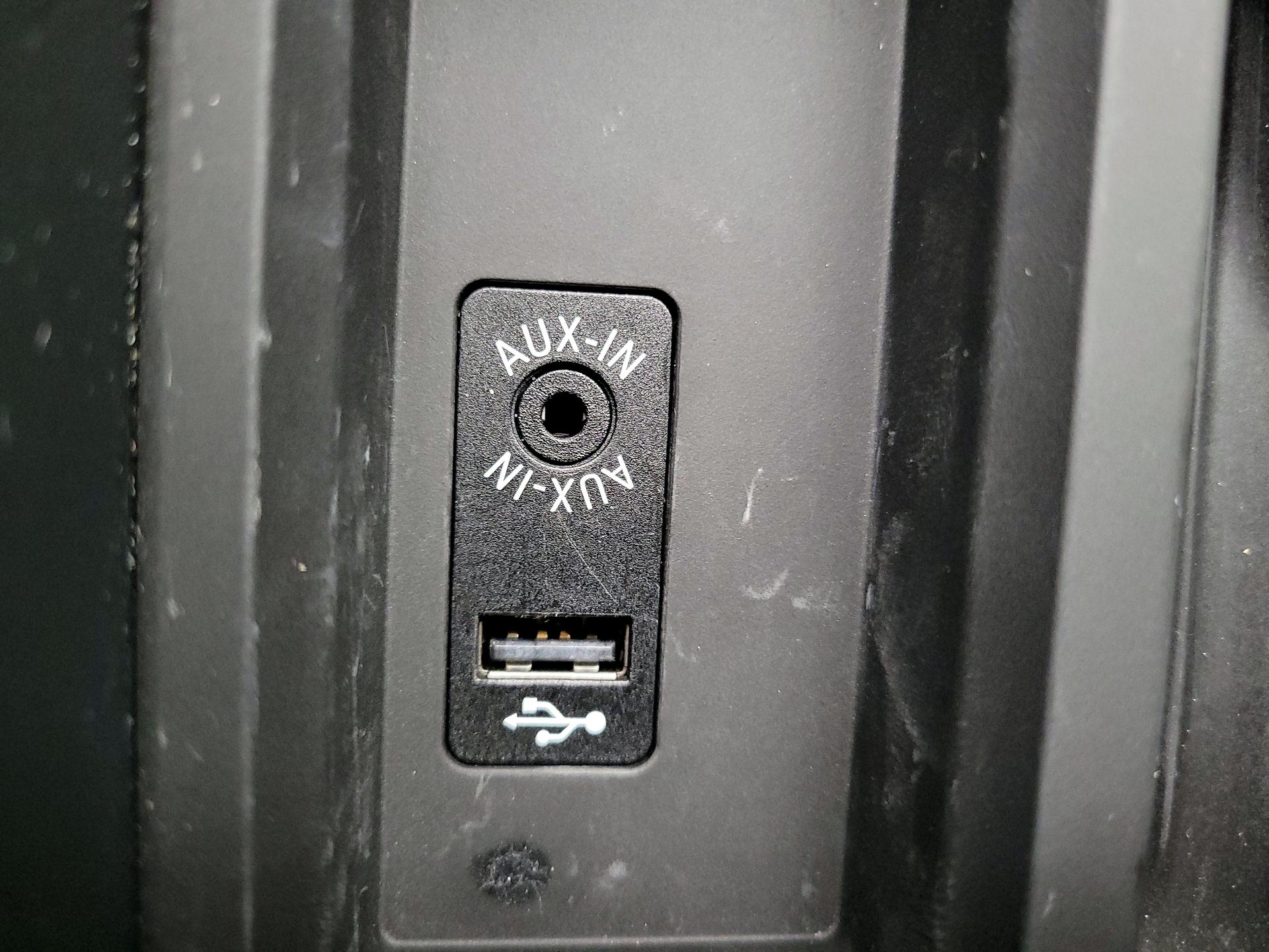 Thumbnail: 2016 BMW 3 Series - 18