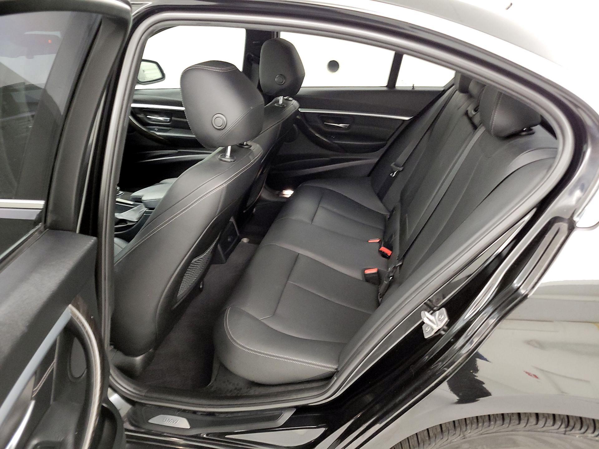 Thumbnail: 2016 BMW 3 Series - 20