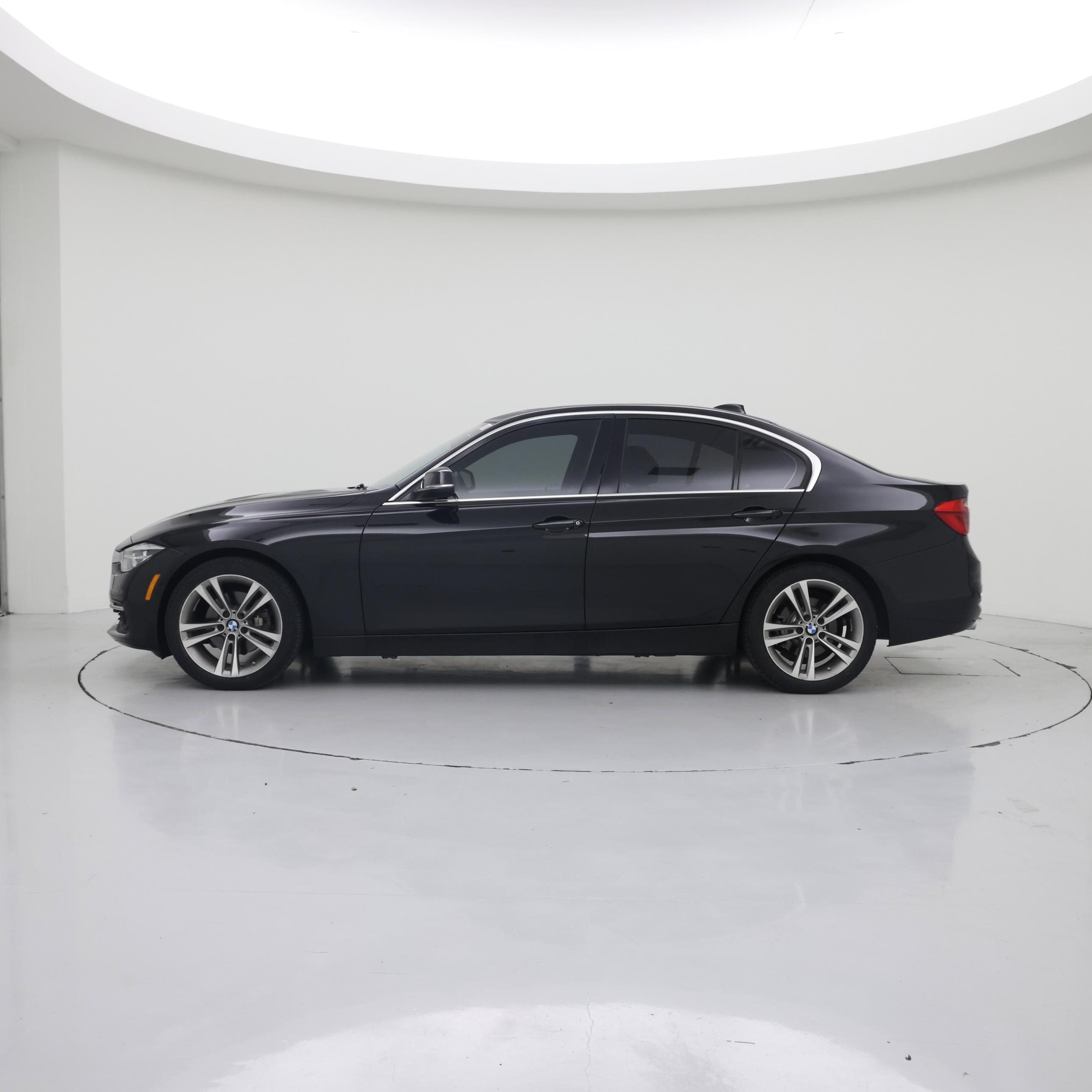 Thumbnail: 2016 BMW 3 Series - 3