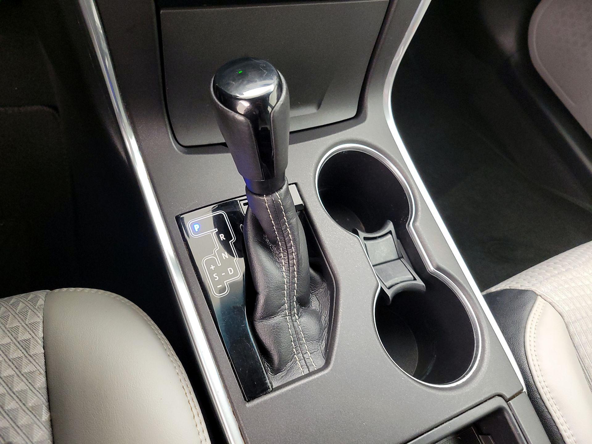 Thumbnail: 2015 Toyota Camry - 17