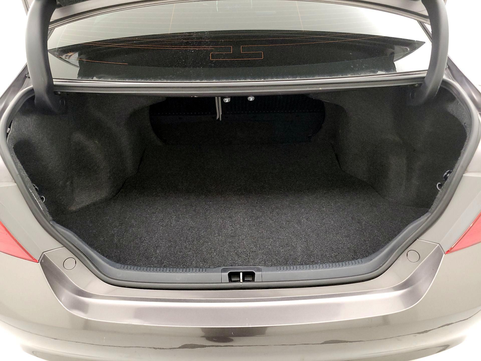 Thumbnail: 2015 Toyota Camry - 20