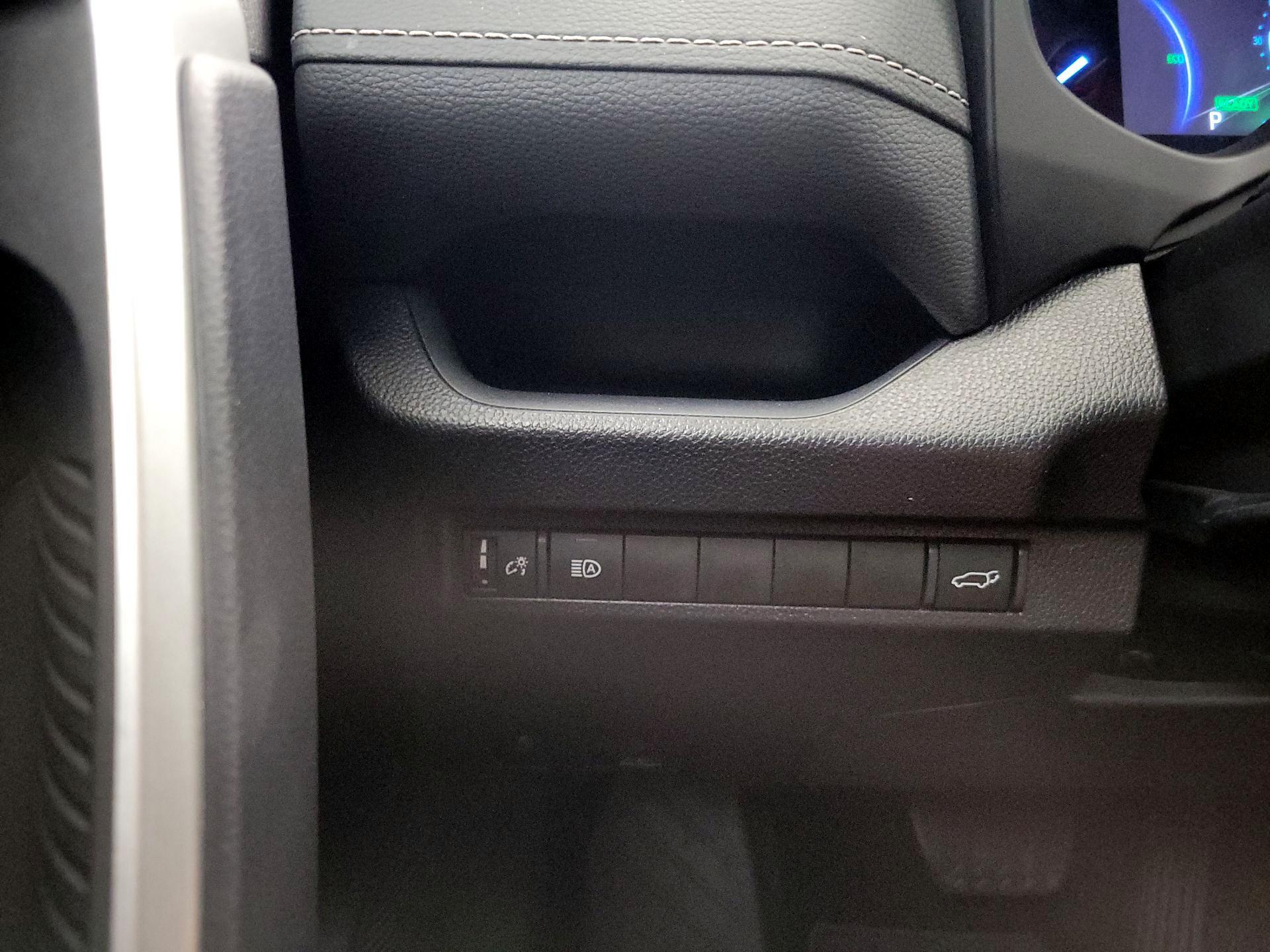 Thumbnail: 2025 Toyota RAV4 - 13