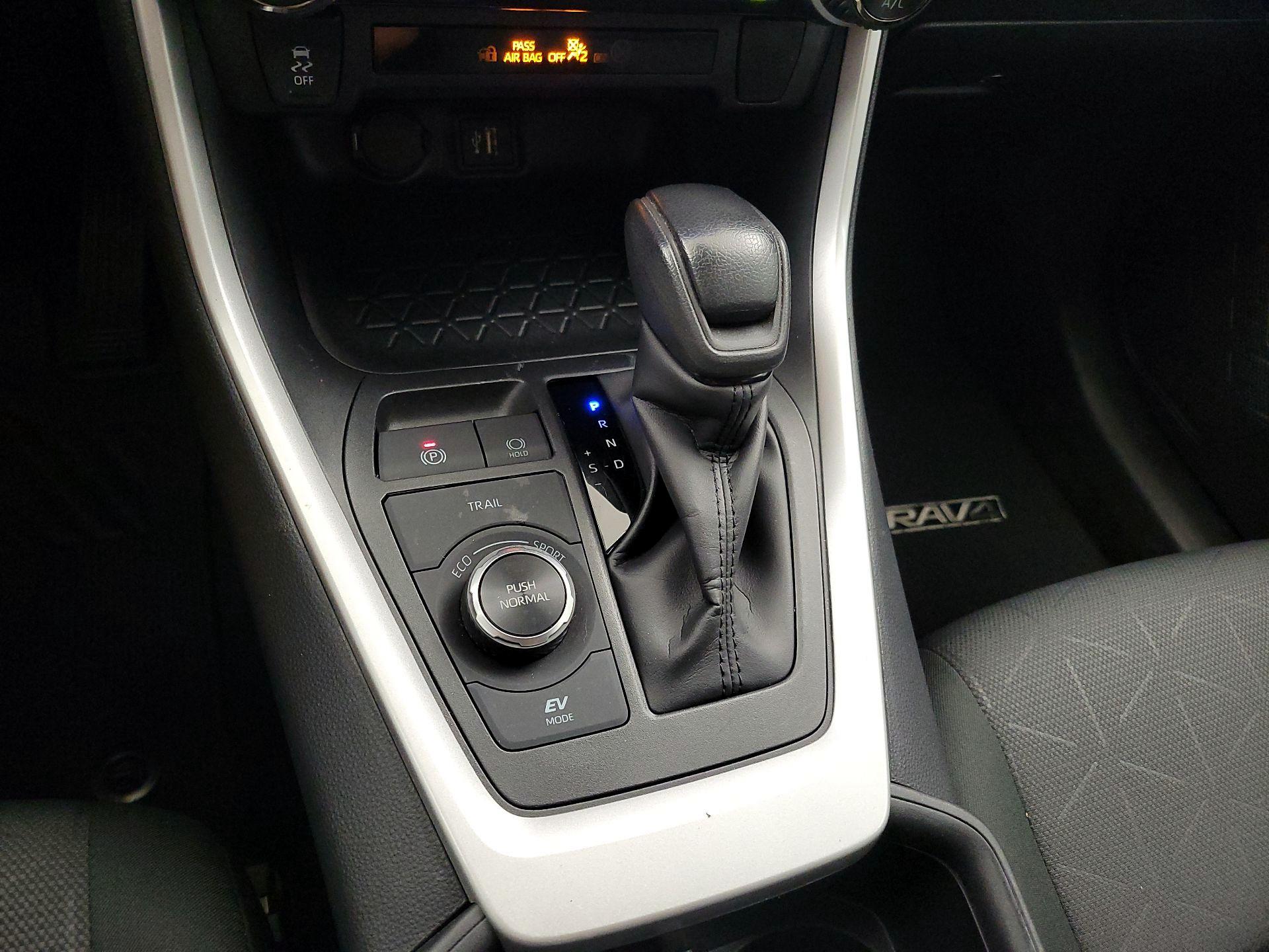 Thumbnail: 2025 Toyota RAV4 - 17