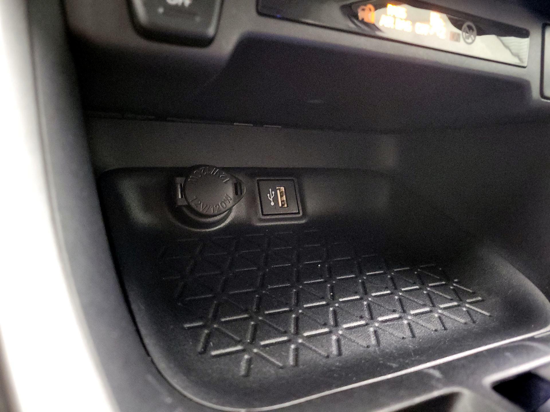 Thumbnail: 2025 Toyota RAV4 - 18