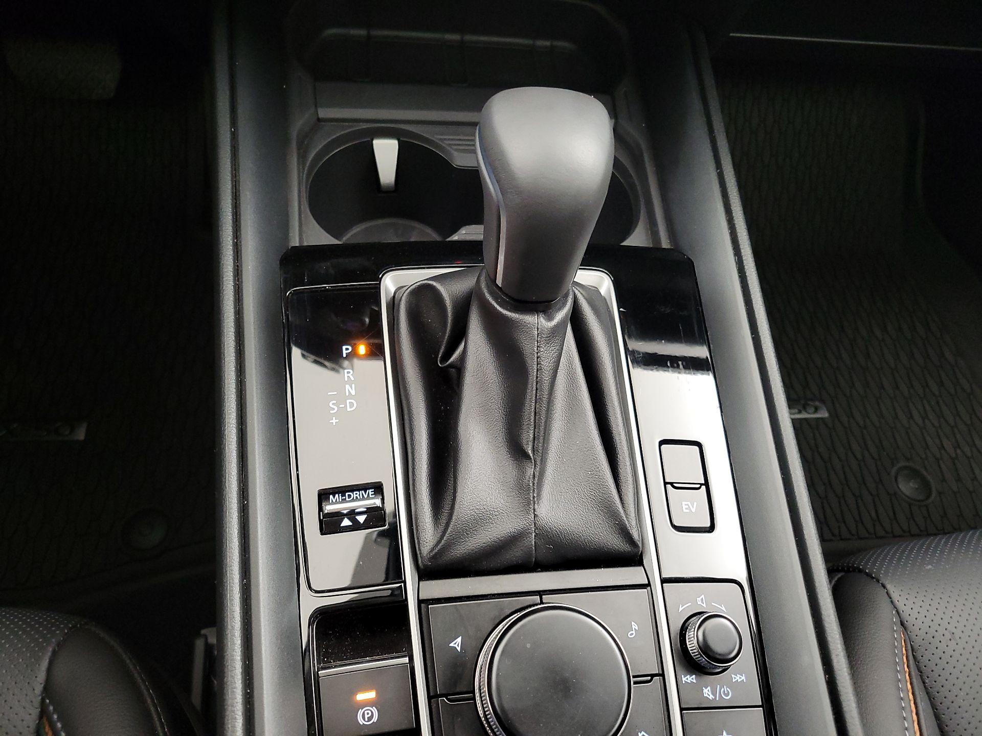 Thumbnail: 2025 Mazda CX-50 - 17