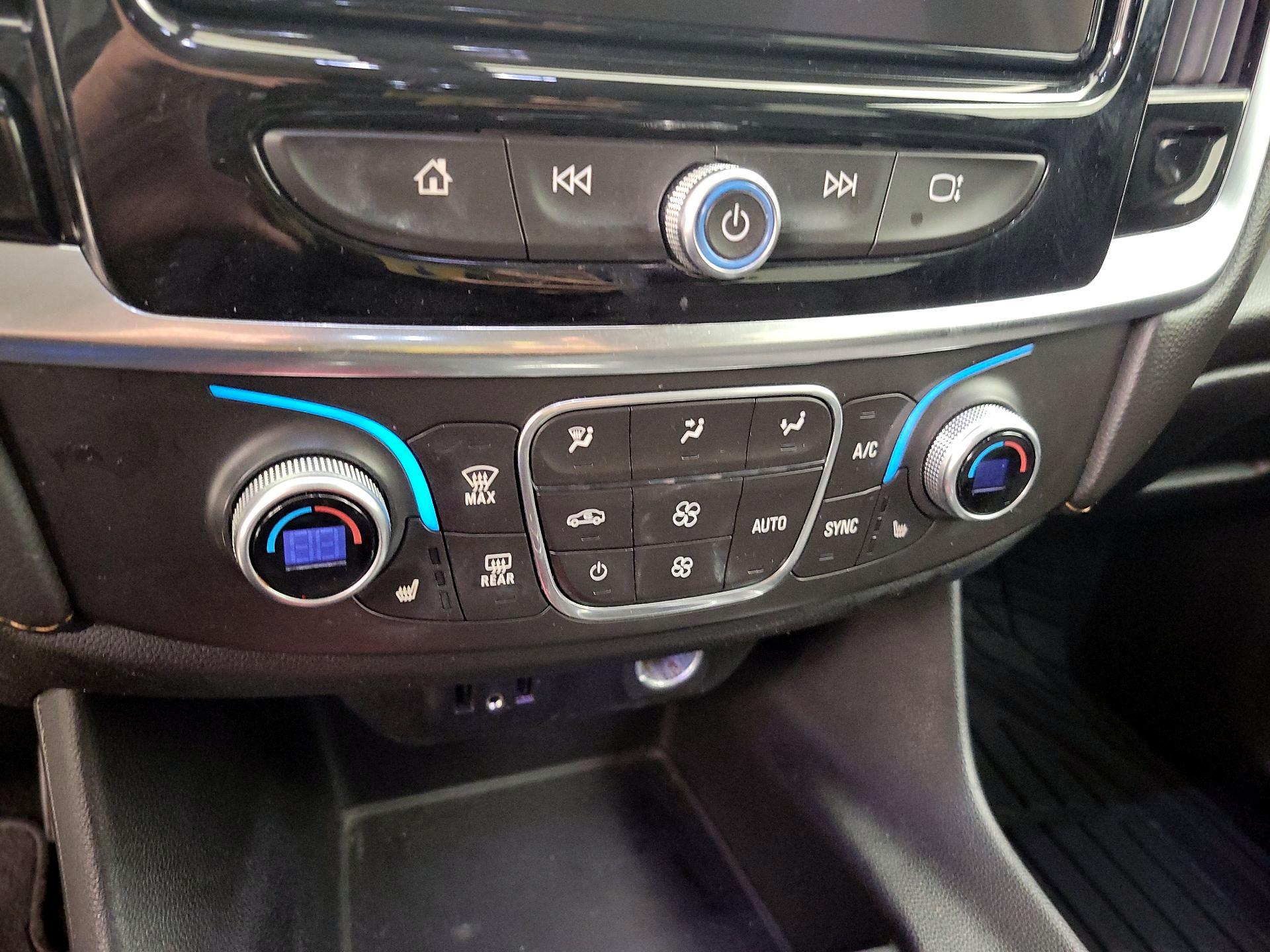 Thumbnail: 2018 Chevrolet Traverse - 16
