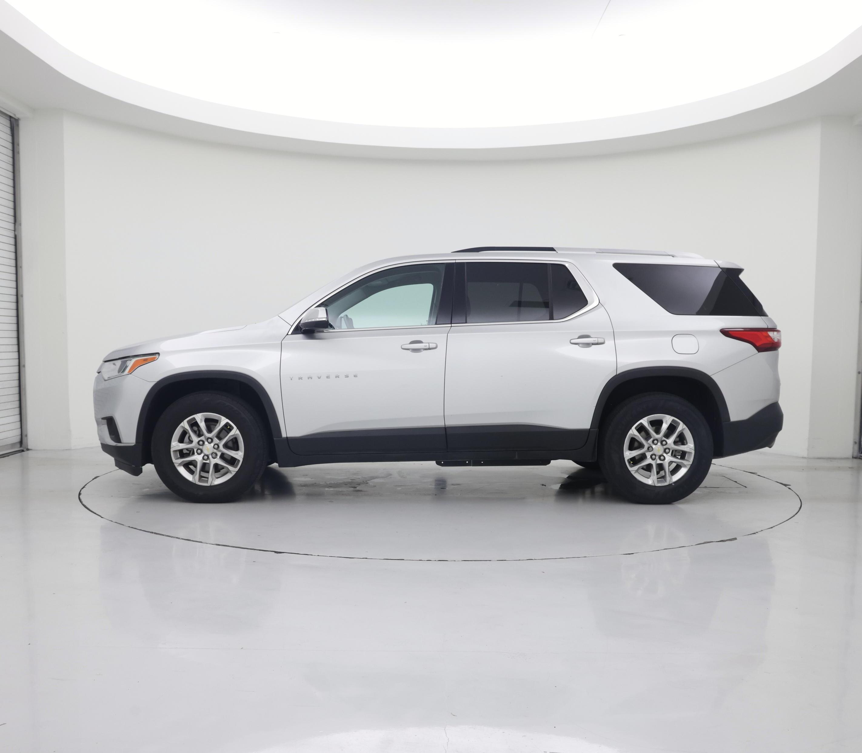 Thumbnail: 2018 Chevrolet Traverse - 3
