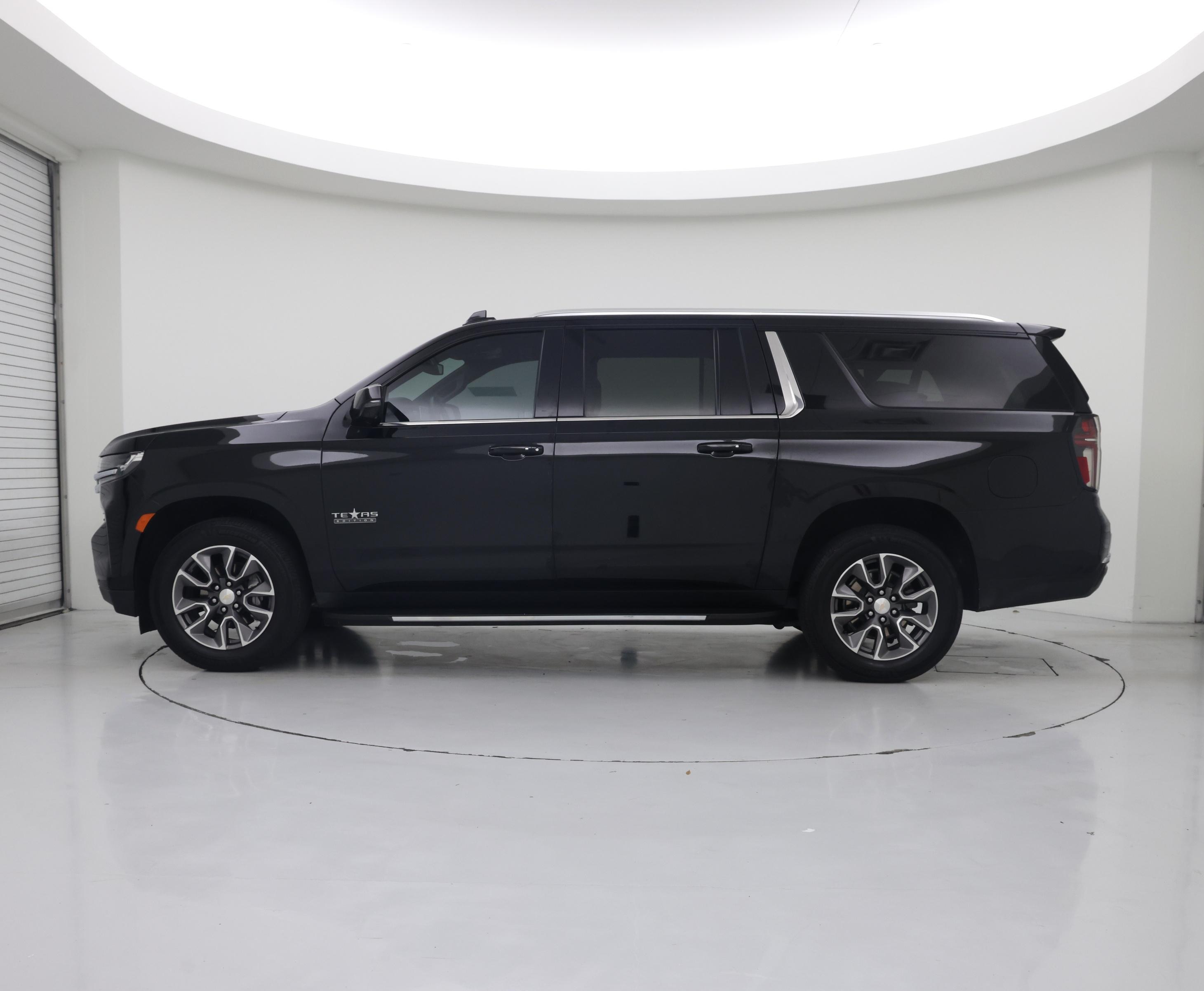 Thumbnail: 2023 Chevrolet Suburban - 3