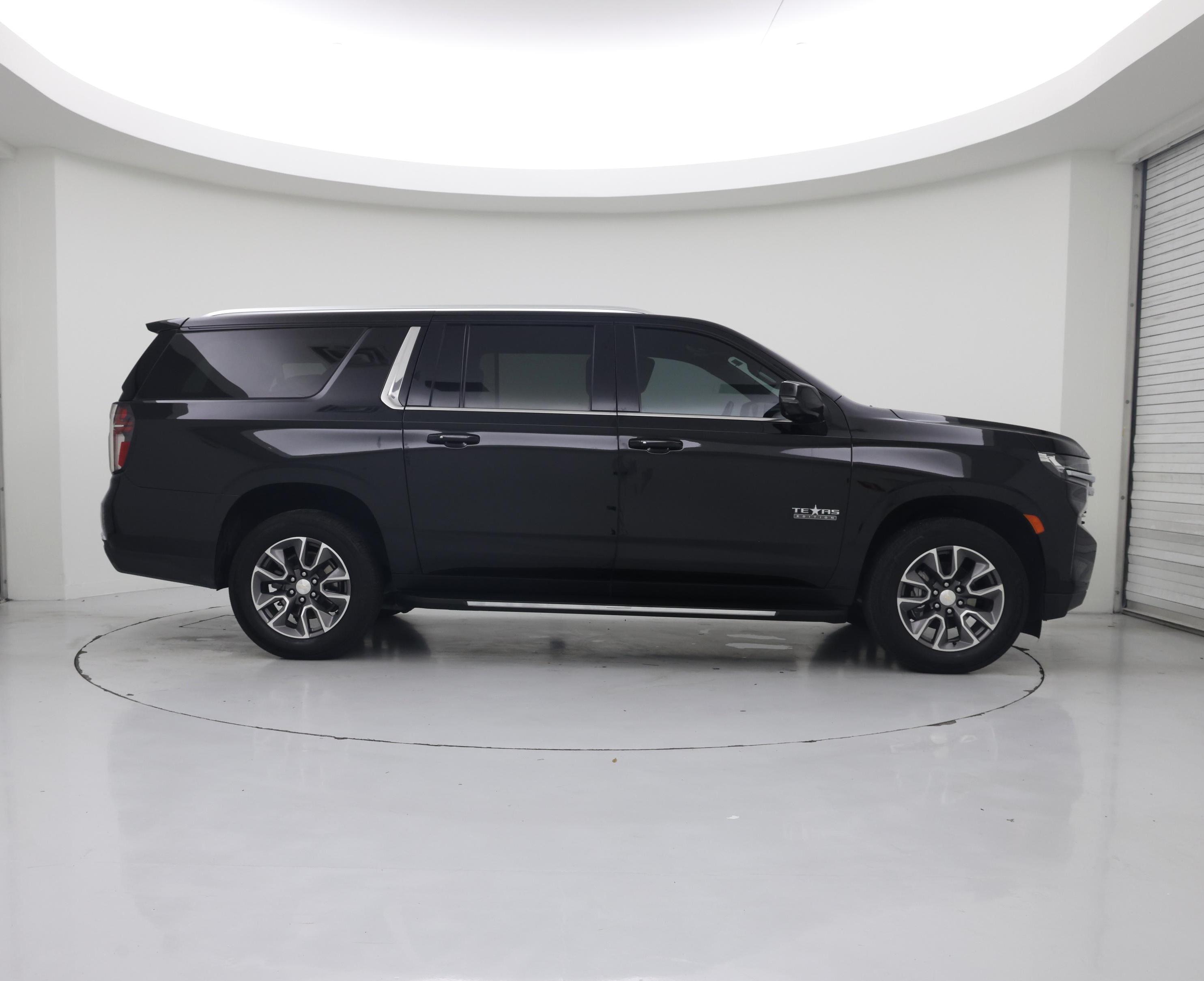 Thumbnail: 2023 Chevrolet Suburban - 7