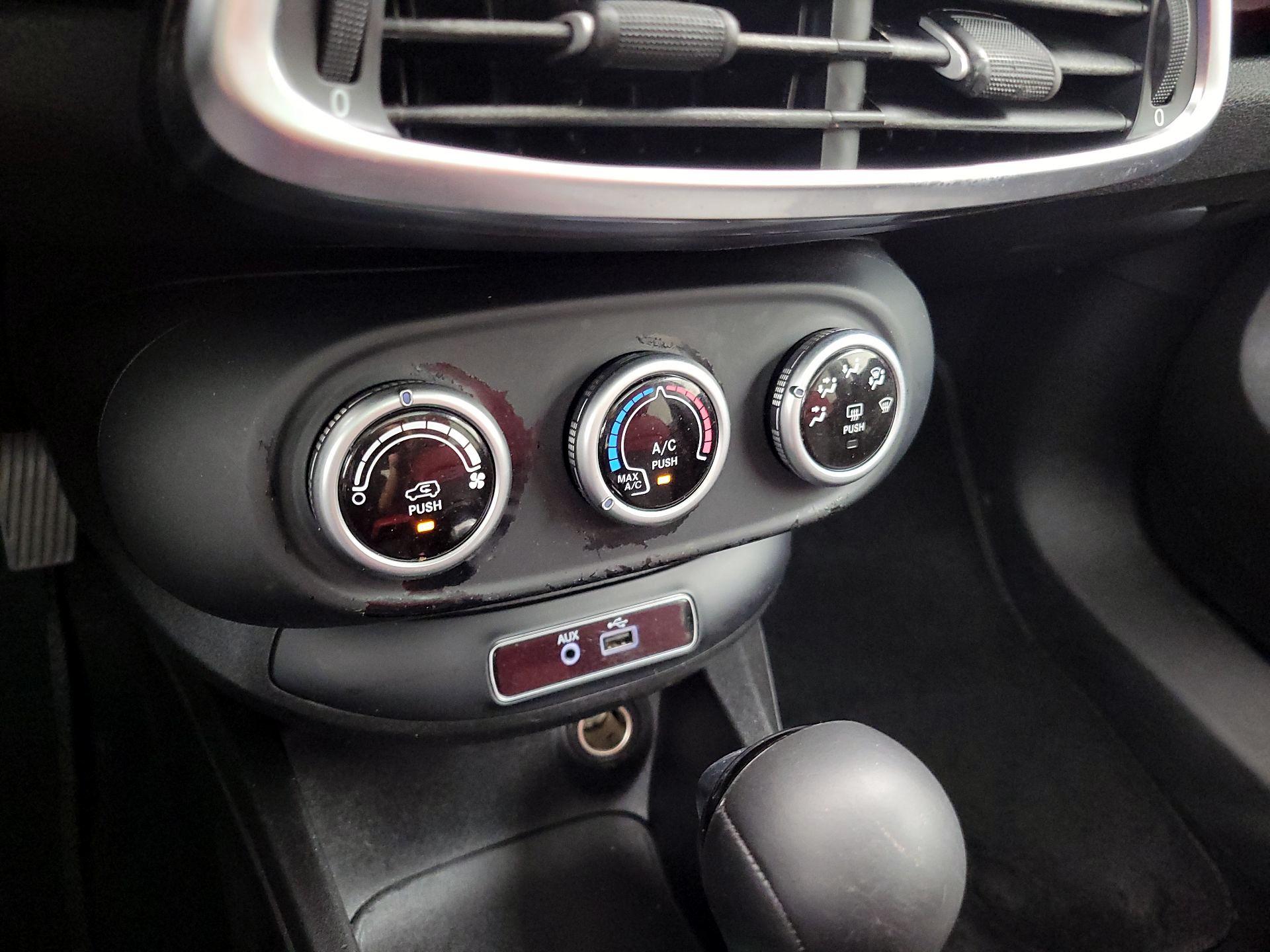 Thumbnail: 2016 Fiat 500X - 15