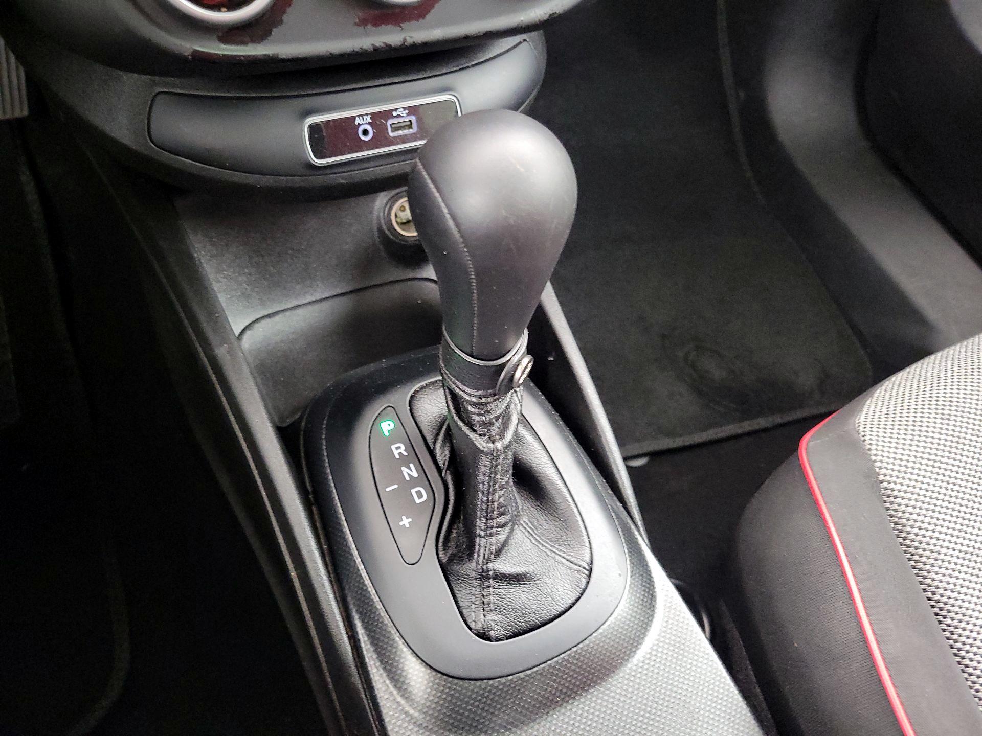 Thumbnail: 2016 Fiat 500X - 16