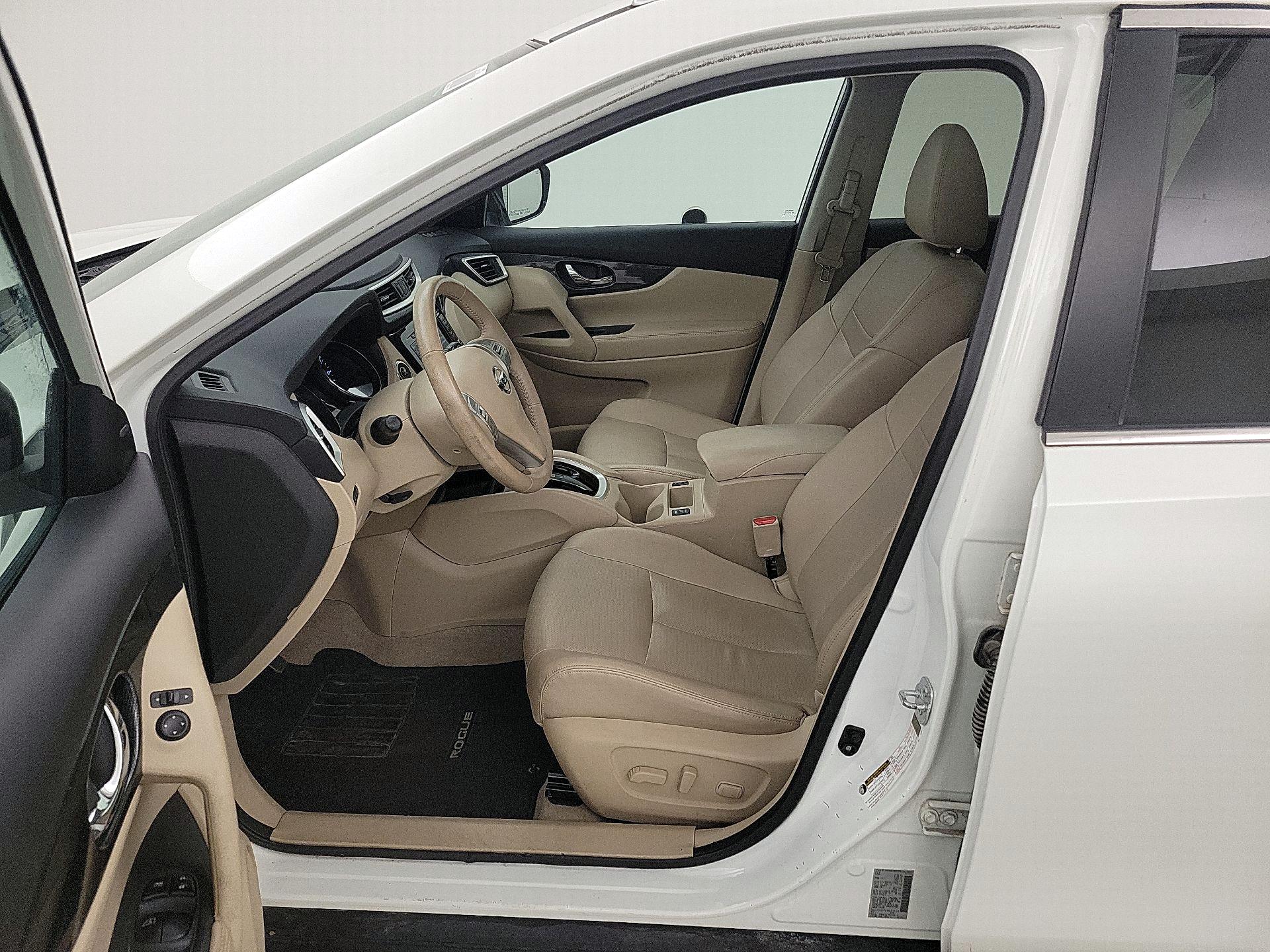 Thumbnail: 2015 Nissan Rogue - 11