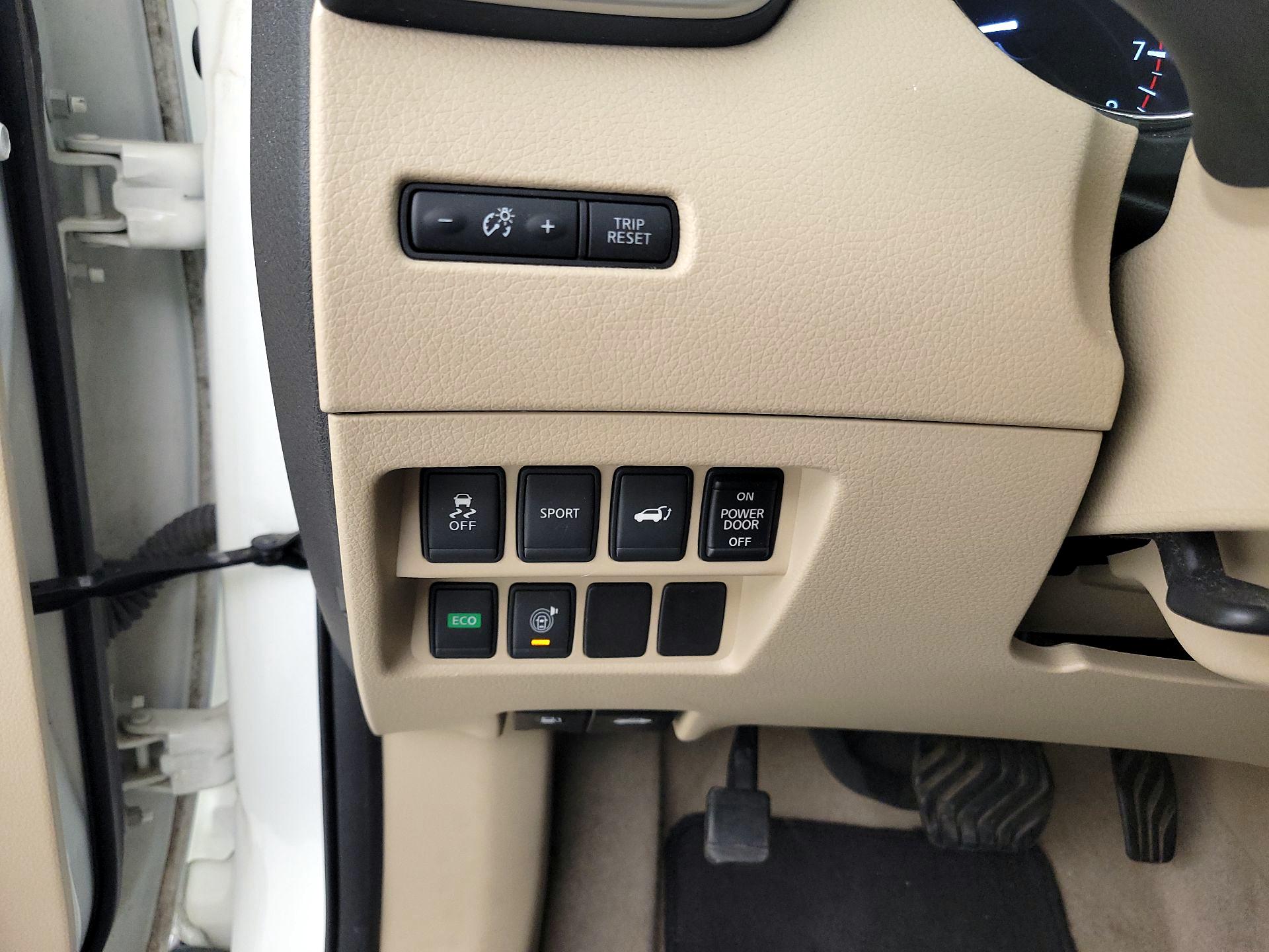 Thumbnail: 2015 Nissan Rogue - 13