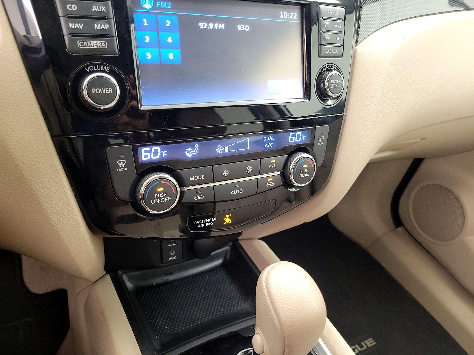 Thumbnail: 2015 Nissan Rogue - 16