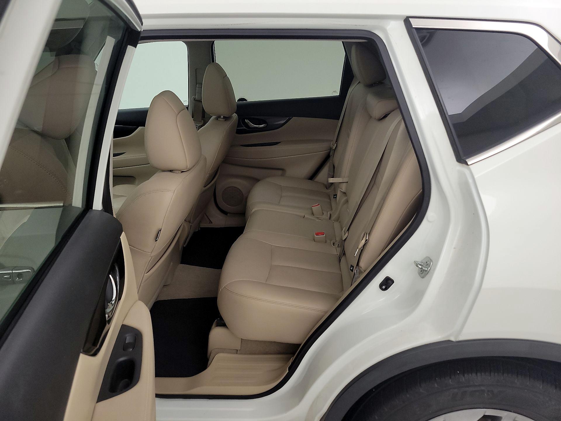 Thumbnail: 2015 Nissan Rogue - 20