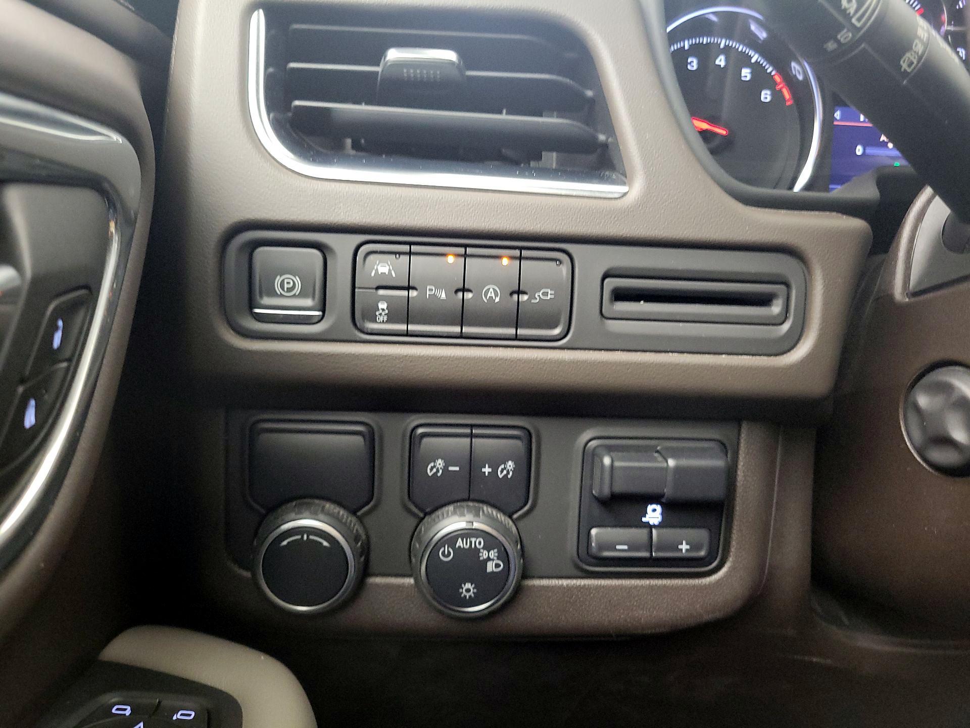 Thumbnail: 2021 Chevrolet Suburban - 13