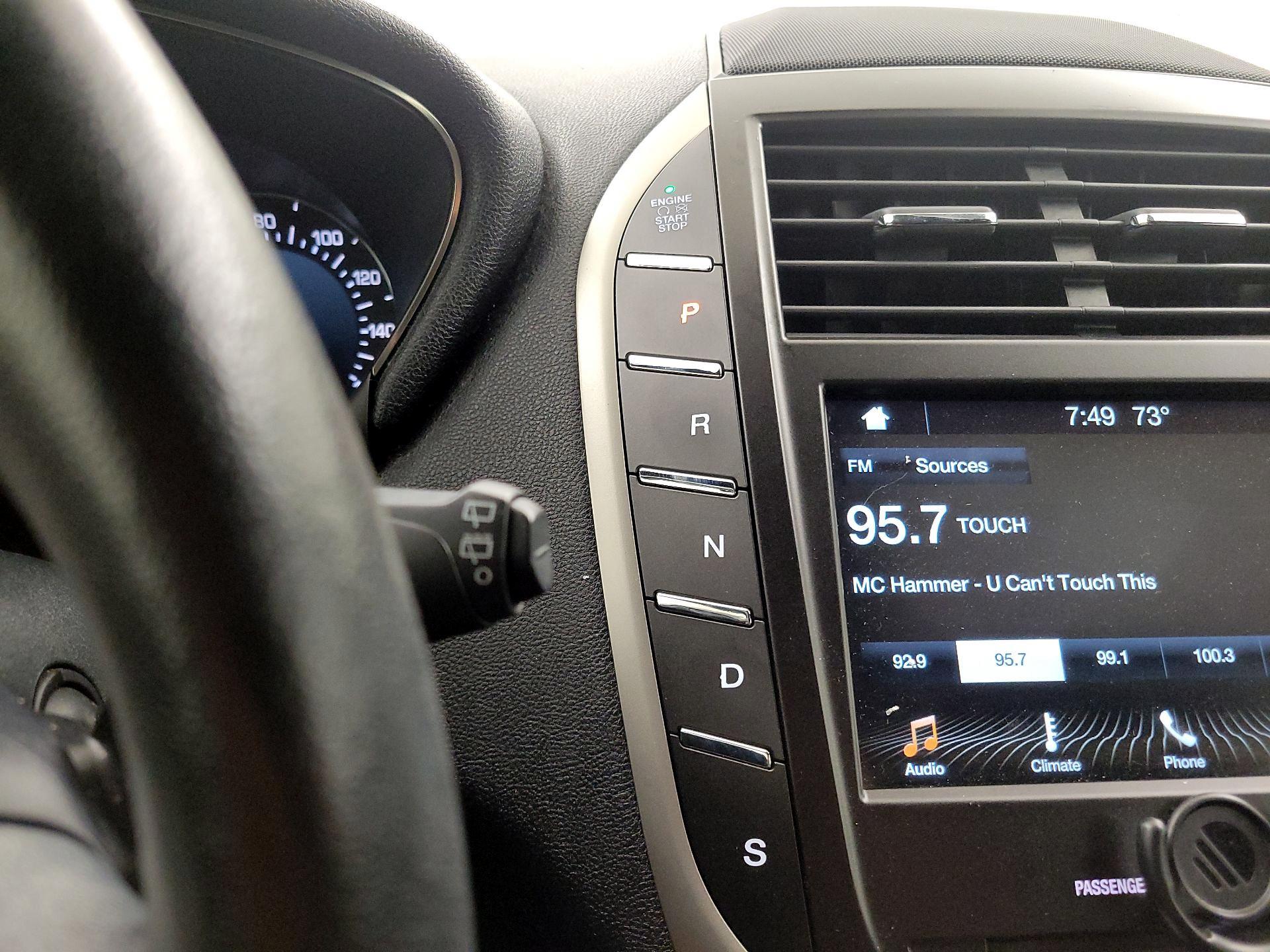 Thumbnail: 2016 Lincoln MKC - 17