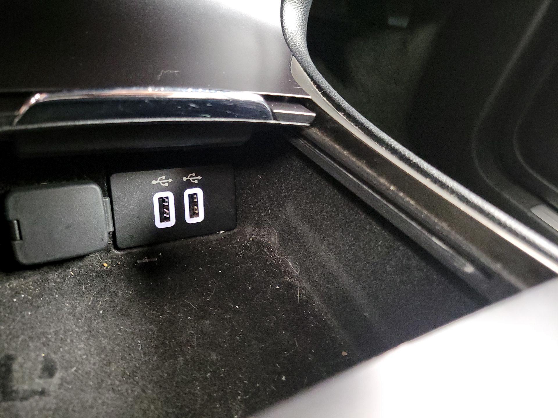 Thumbnail: 2016 Lincoln MKC - 18