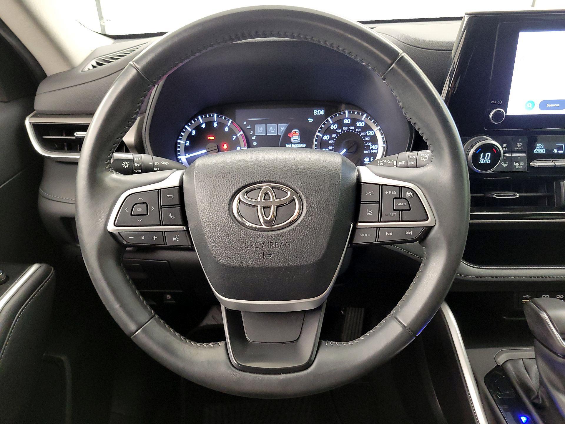 Thumbnail: 2023 Toyota Highlander - 10