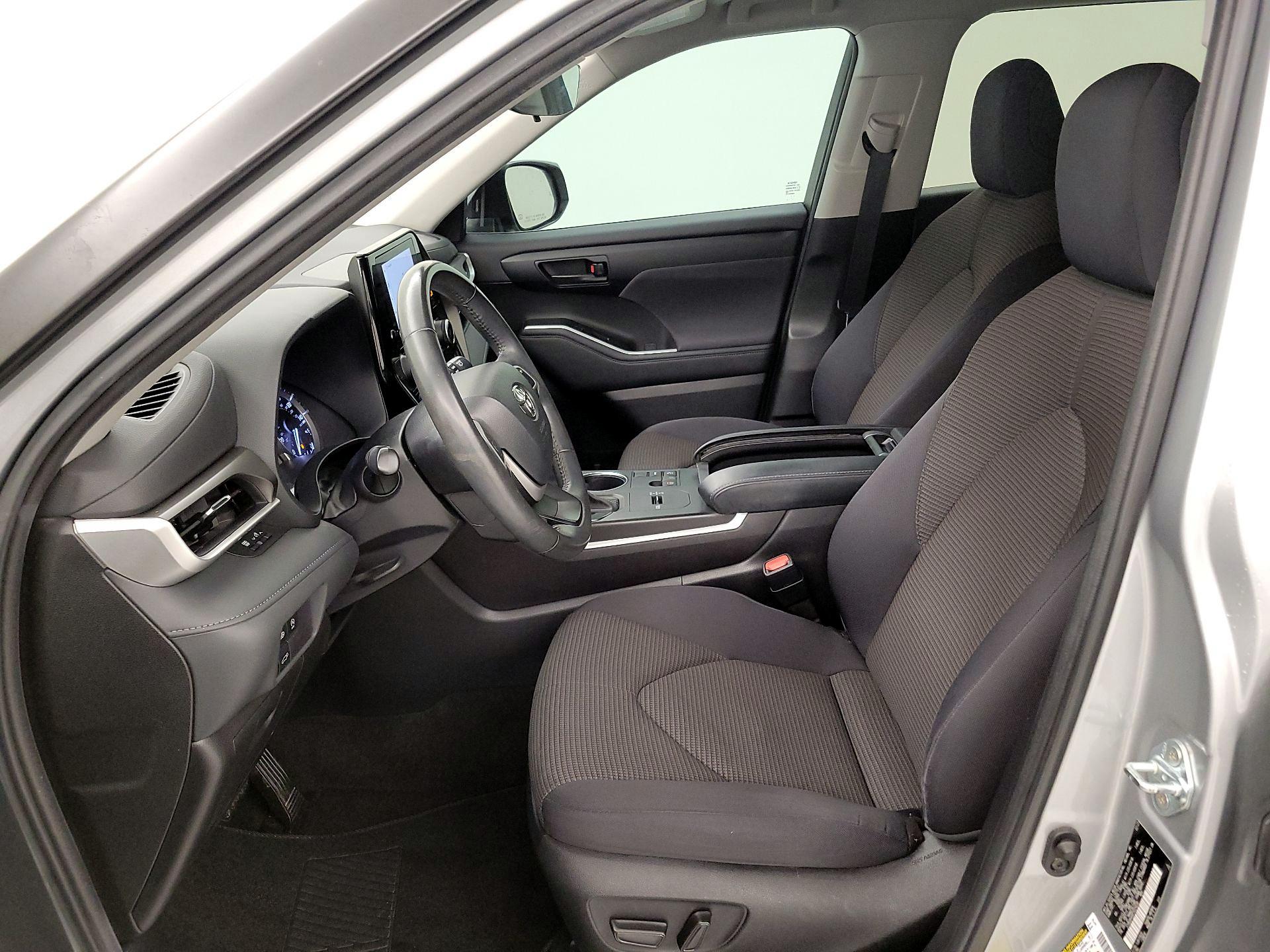 Thumbnail: 2023 Toyota Highlander - 11